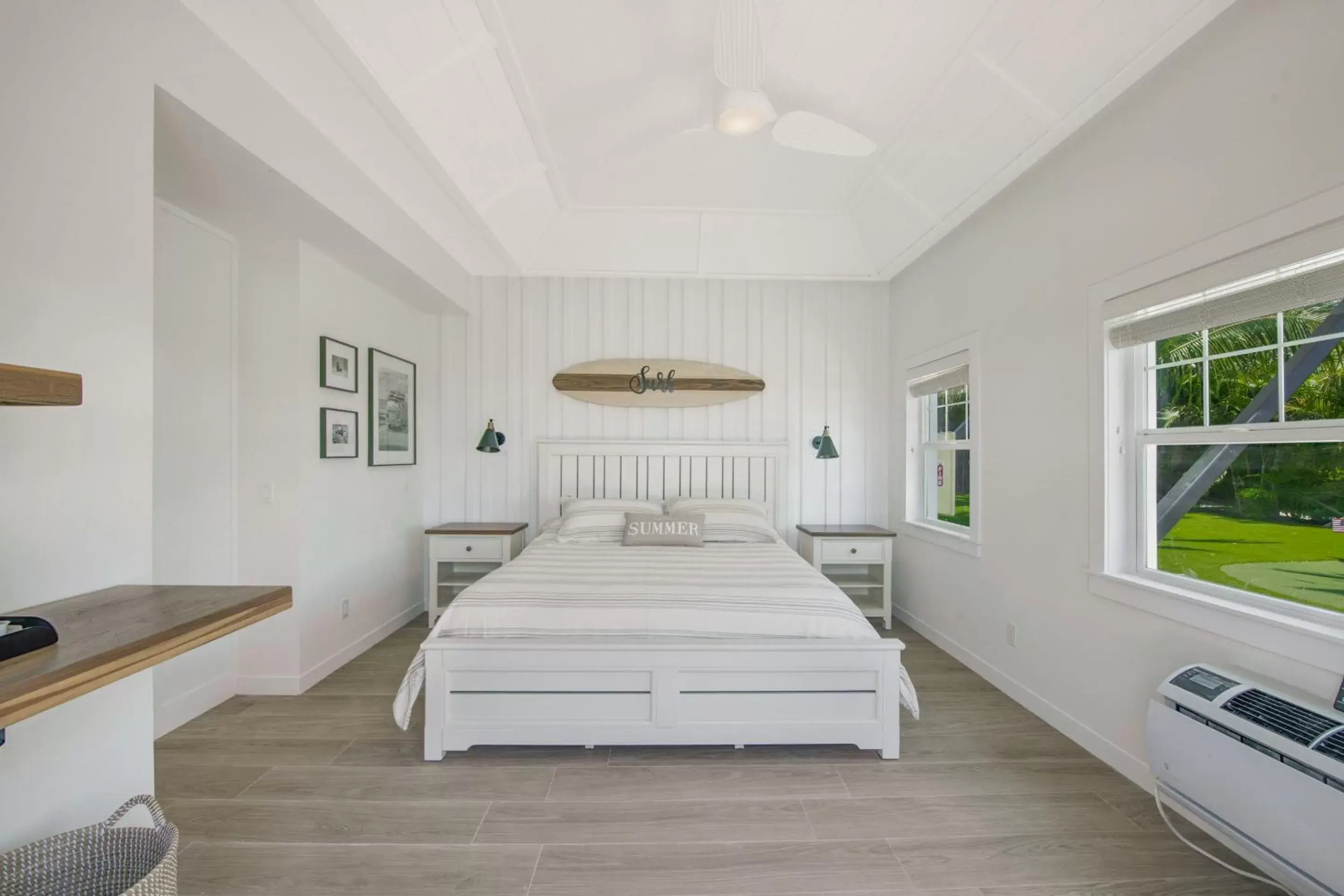 Bed in Casey Key Resorts - Beachfront Bed in Casey Key Resorts - Beachfront