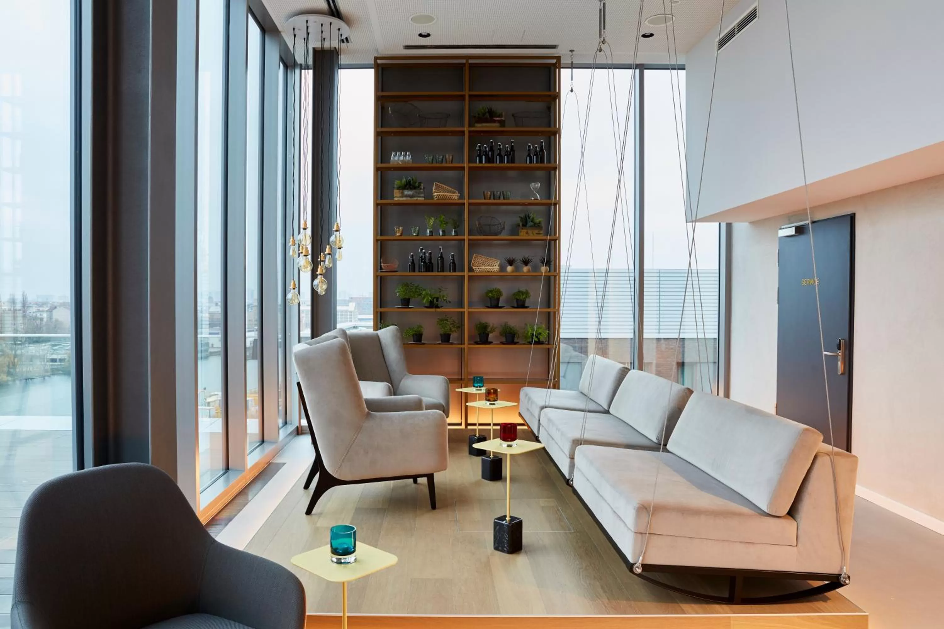 Lounge or bar in Hotel Indigo Berlin - East Side Gallery