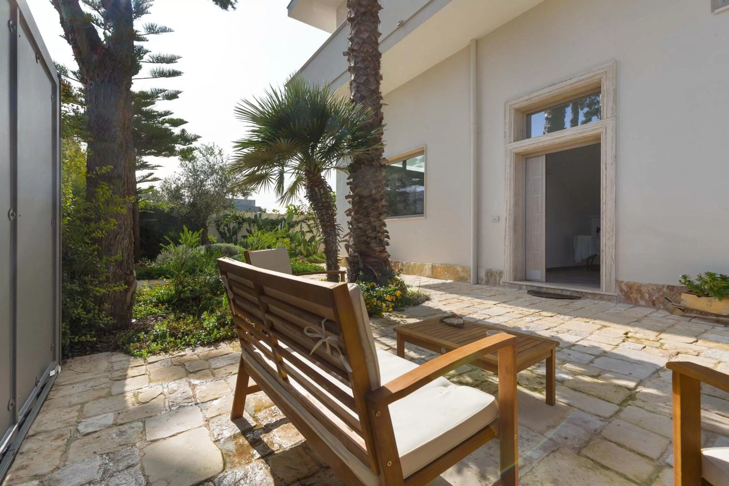 Patio in B&B Le Radici del Salento Luxury Rooms
