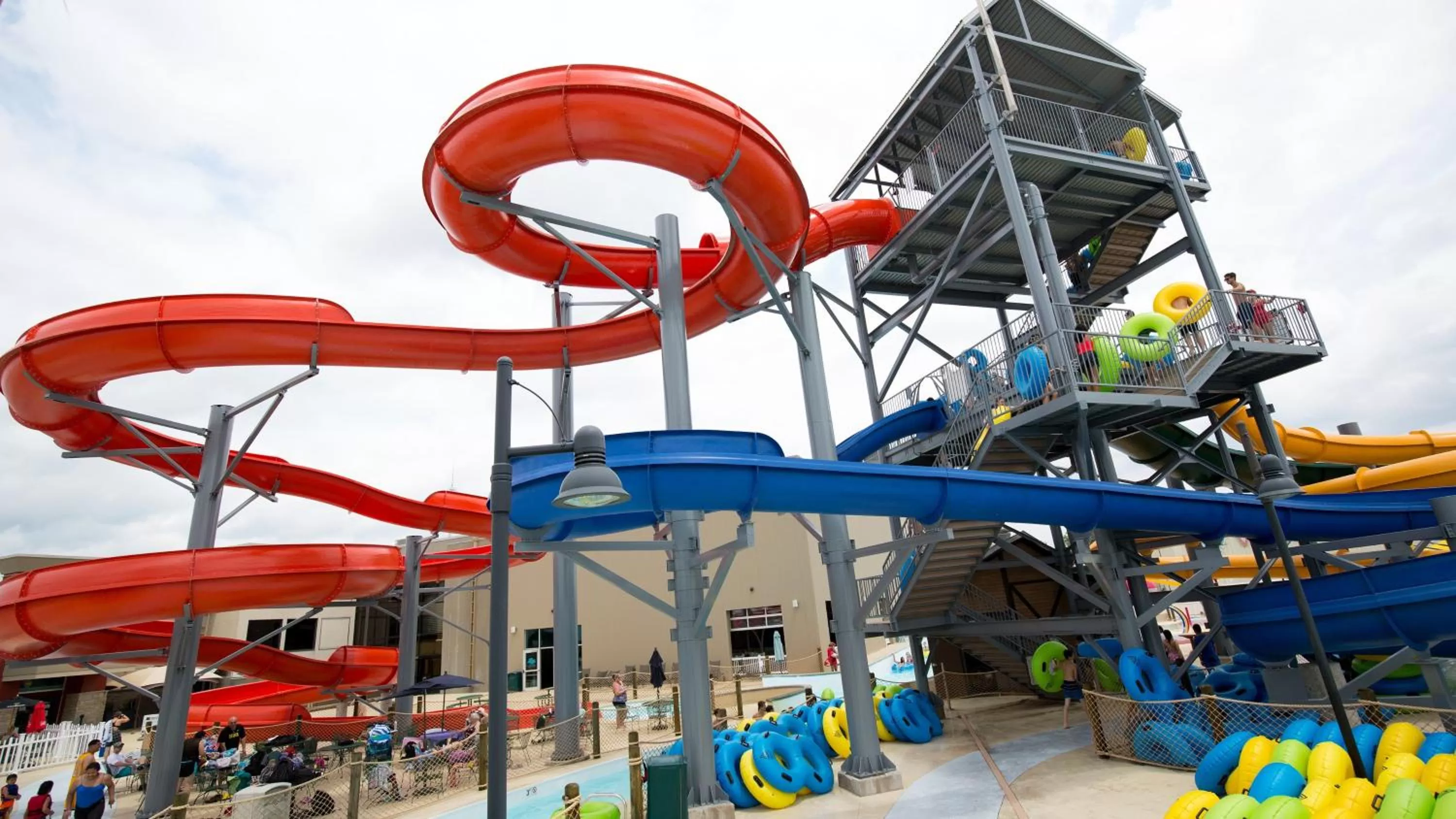 Aqua park in Holiday Inn Express Hotel & Suites Burlington by IHG