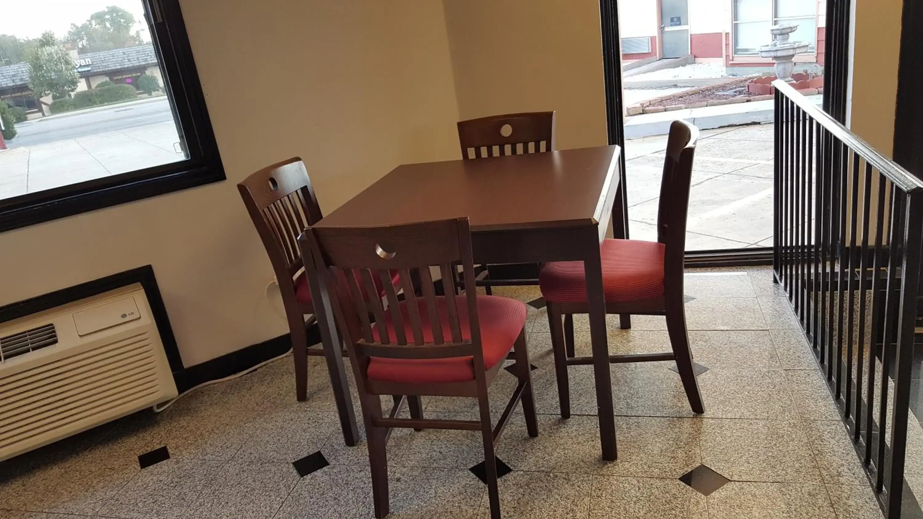 Continental breakfast in Gurnee Motel Continental breakfast in Gurnee Motel