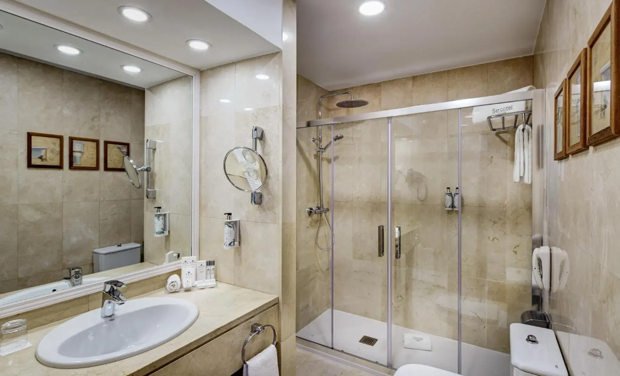 Bathroom in Sercotel Gran Hotel Conde Duque