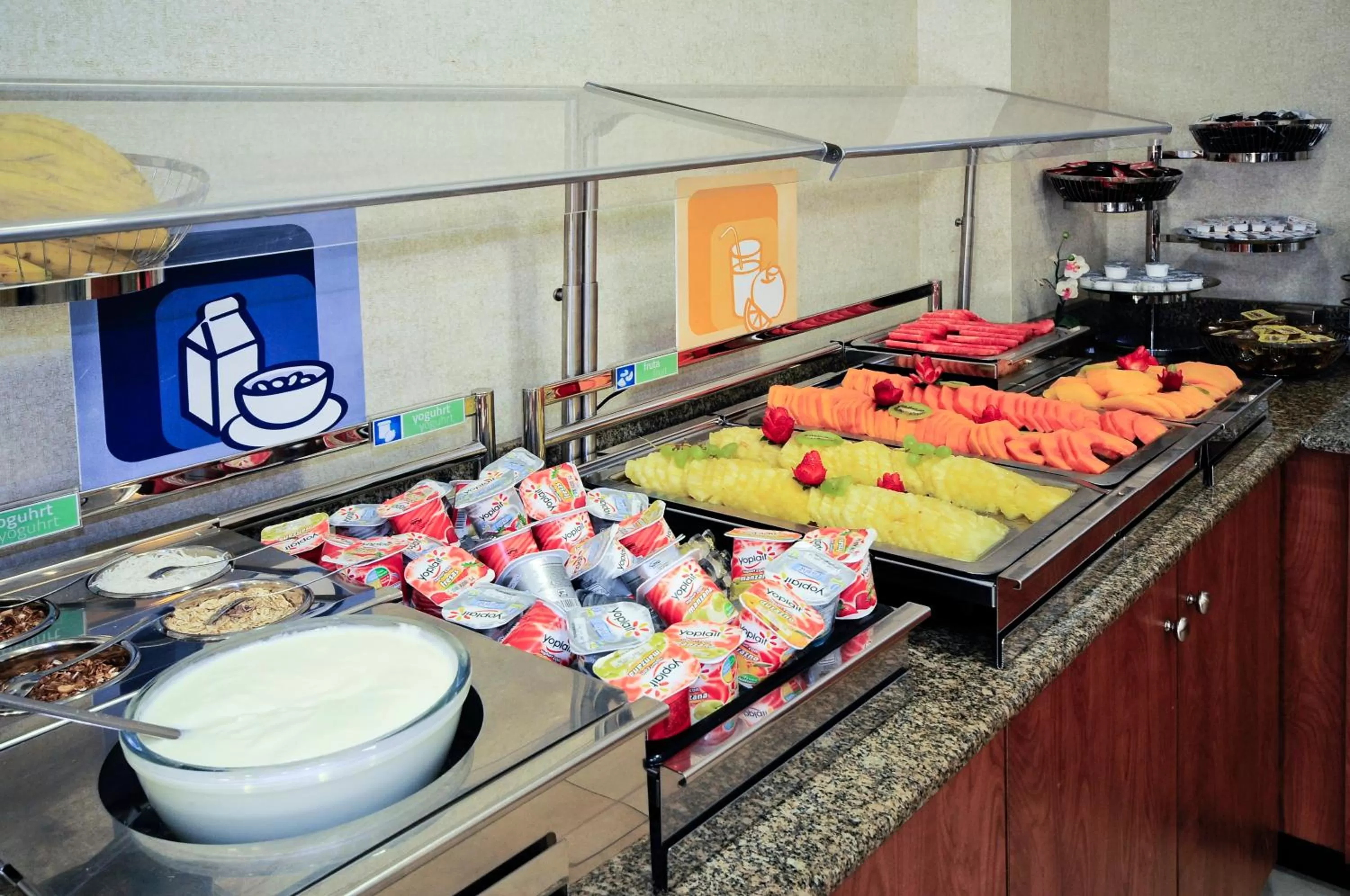 Restaurant/places to eat in Holiday Inn Express & Suites Toluca Zona Aeropuerto by IHG