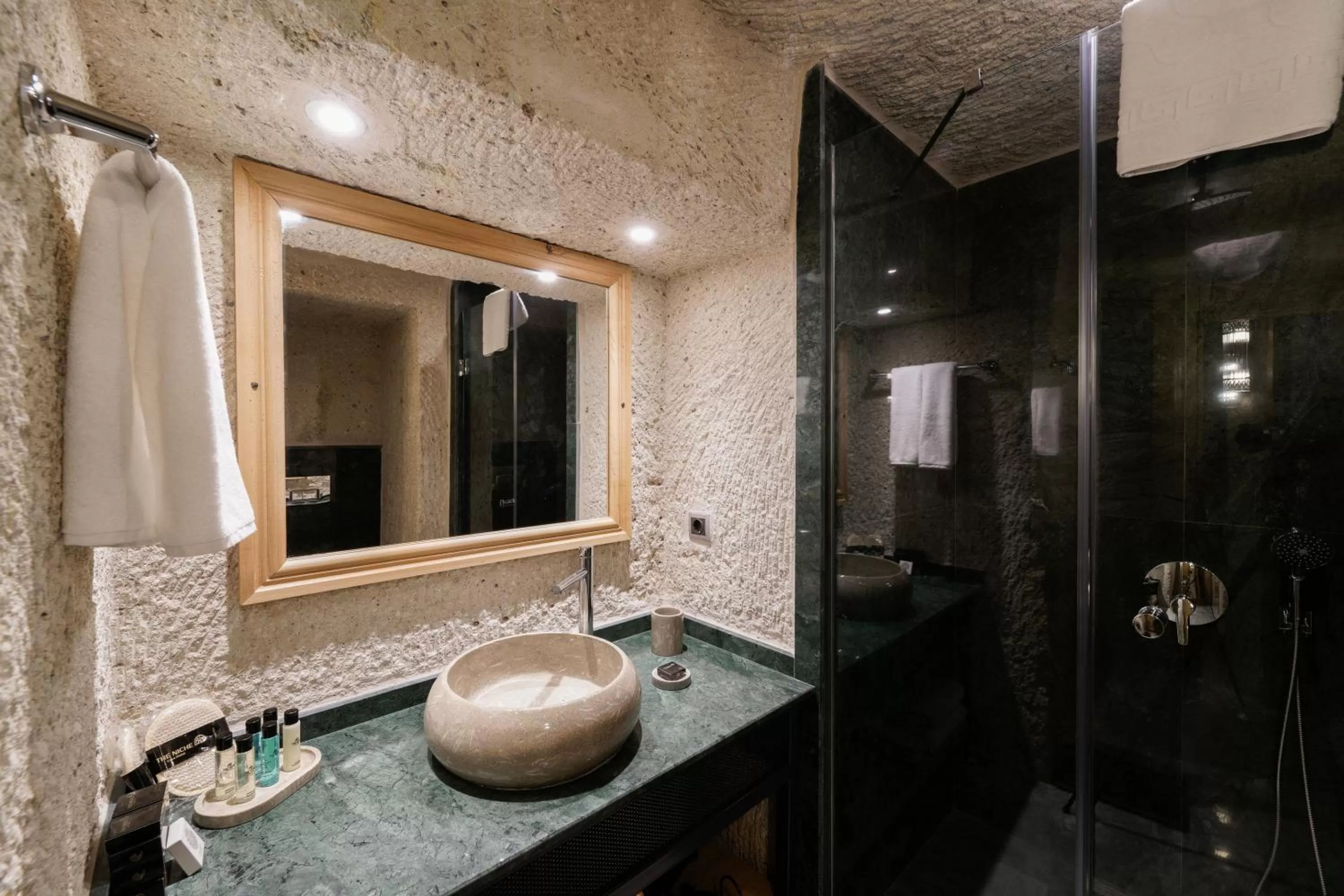 Shower in The Niche Cave Hotel