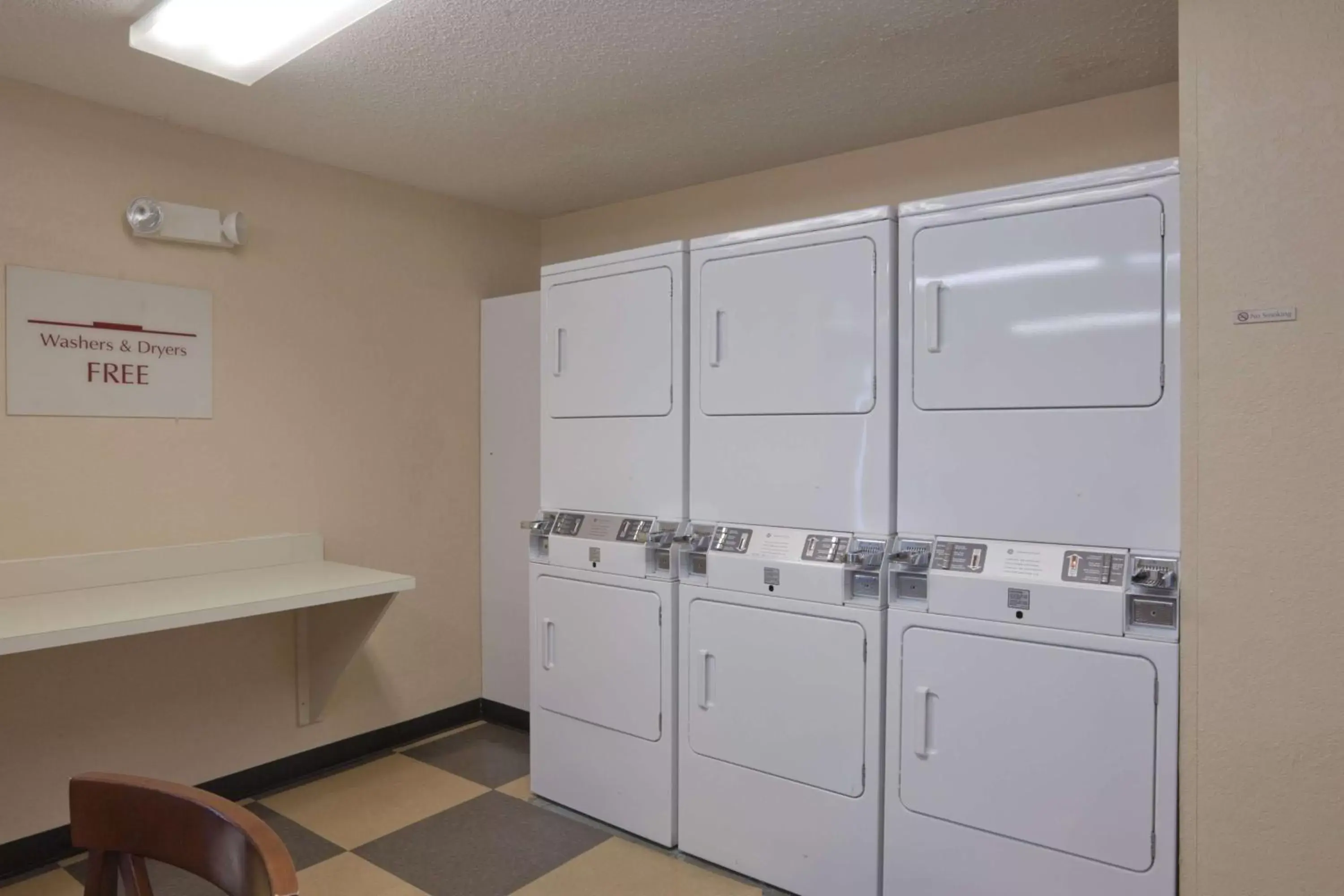 laundry, Bathroom in Sonesta Simply Suites Huntsville Research Park