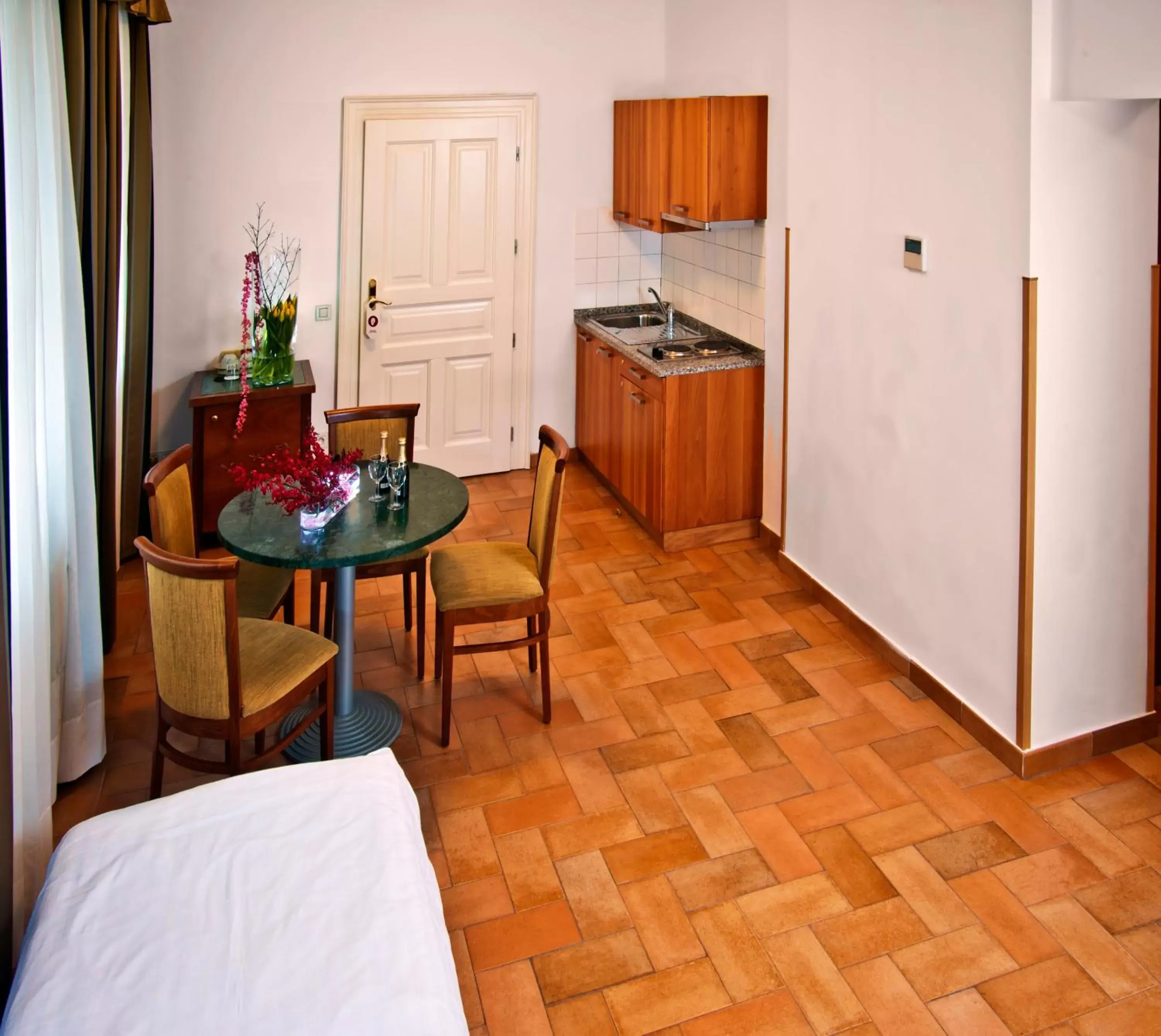 Decorative detail, Kitchen/Kitchenette in Hotel Galileo