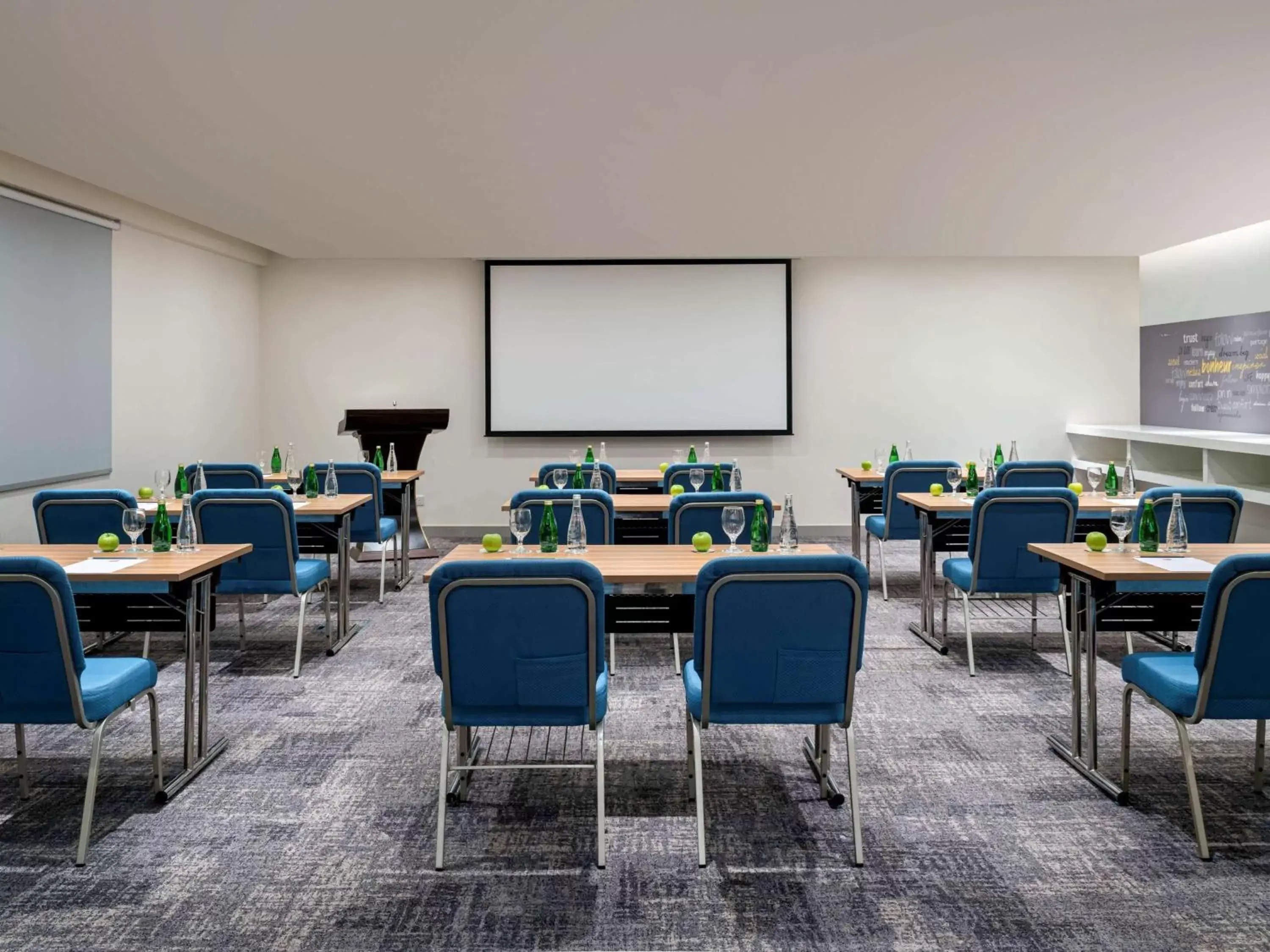 Meeting/conference room in Ibis Jeddah Malik Road