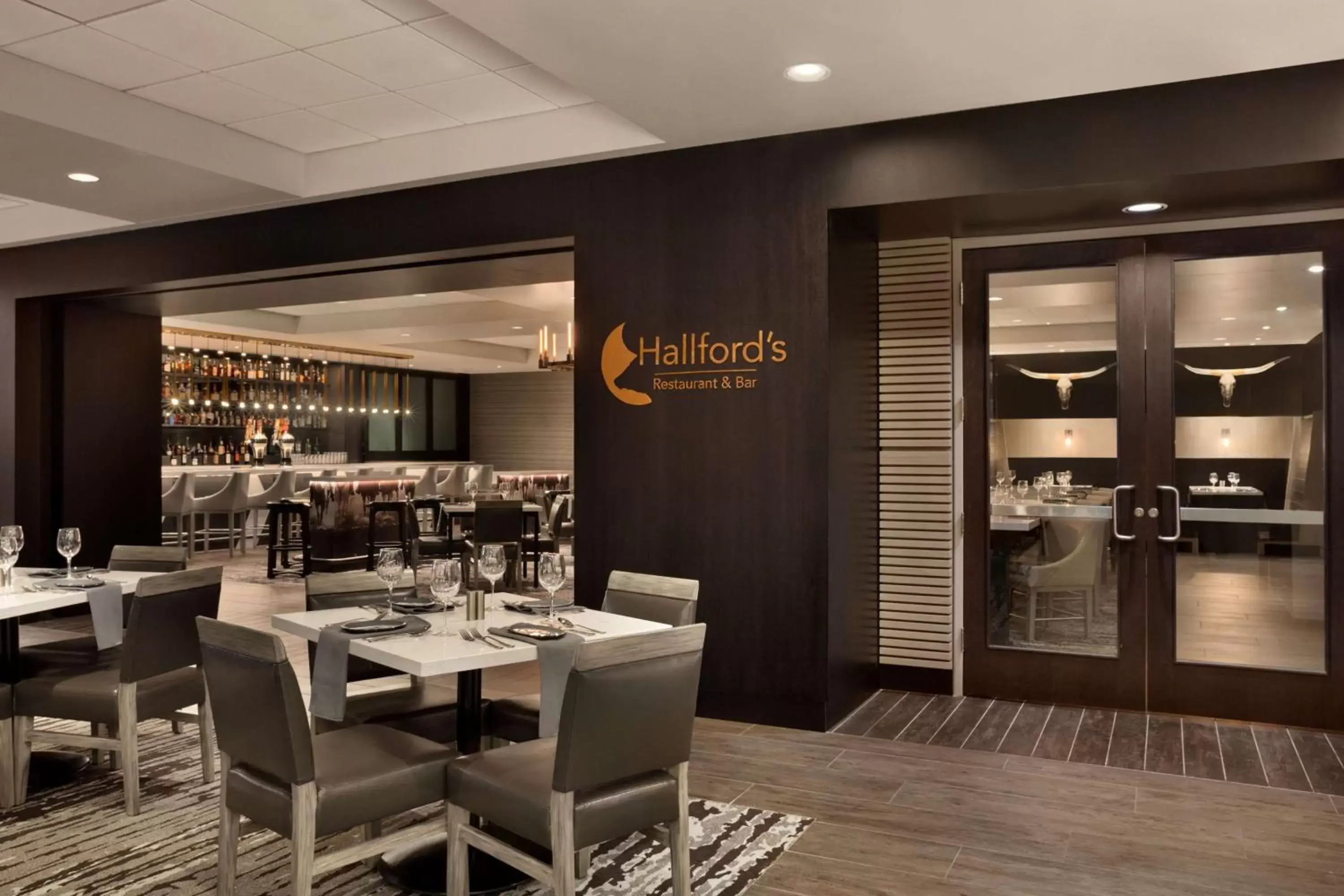 Dining area, Restaurant/Places to Eat in Embassy Suites Dallas - DFW Airport North