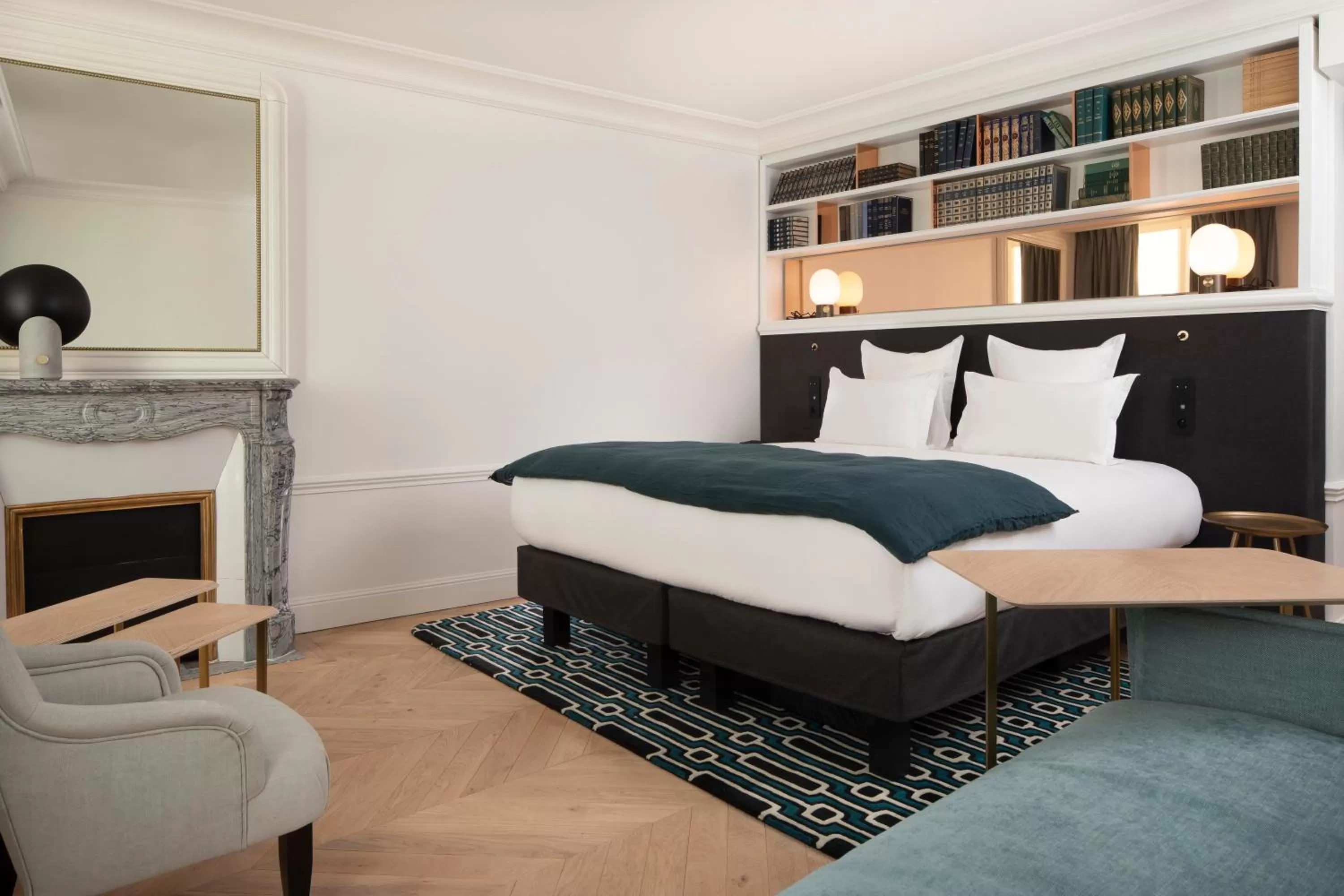 Bed in Hotel Louvre Montana