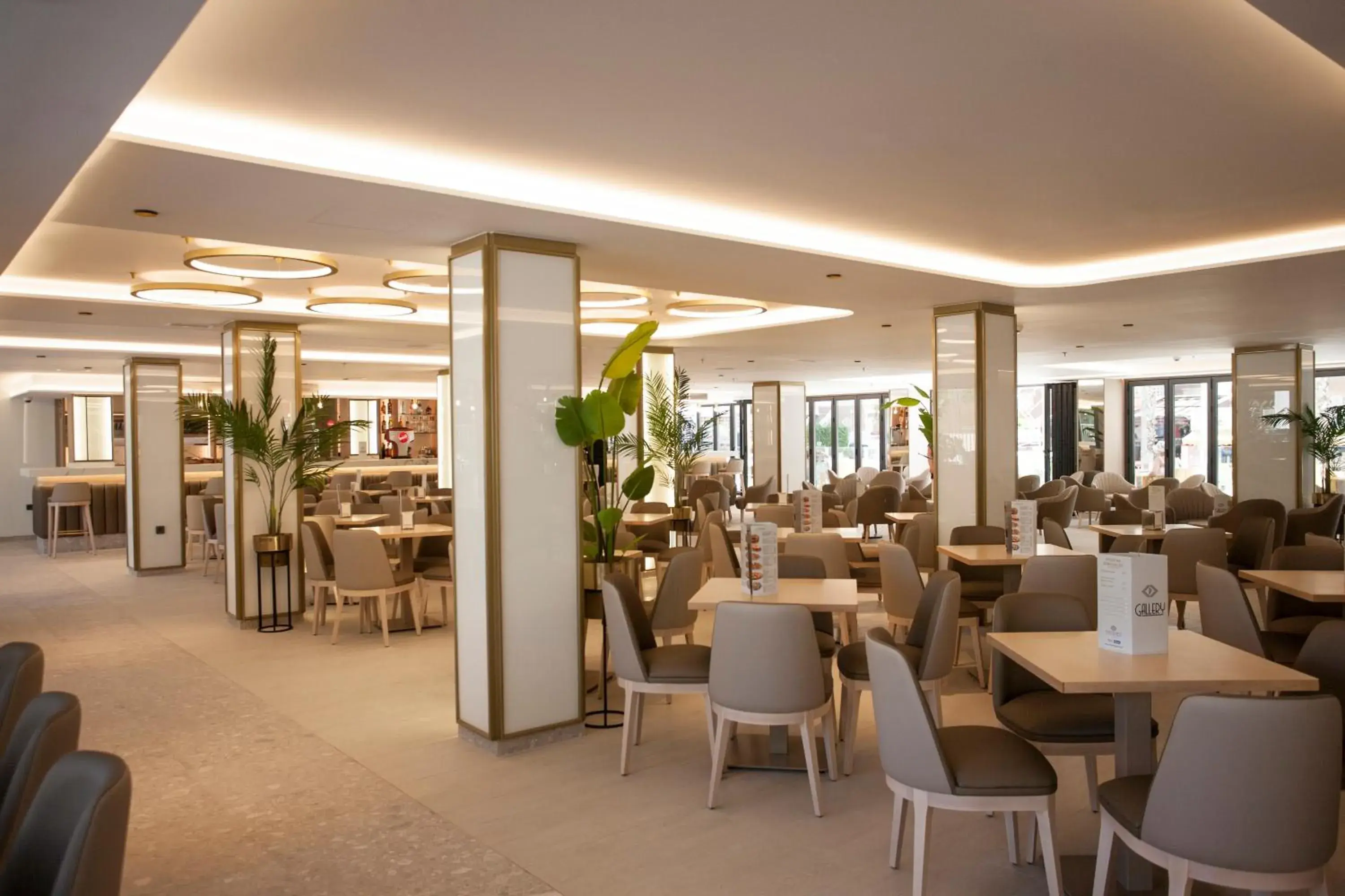 Lounge or bar in Hotel Presidente 4 sup Lounge or bar in Hotel Presidente 4 sup