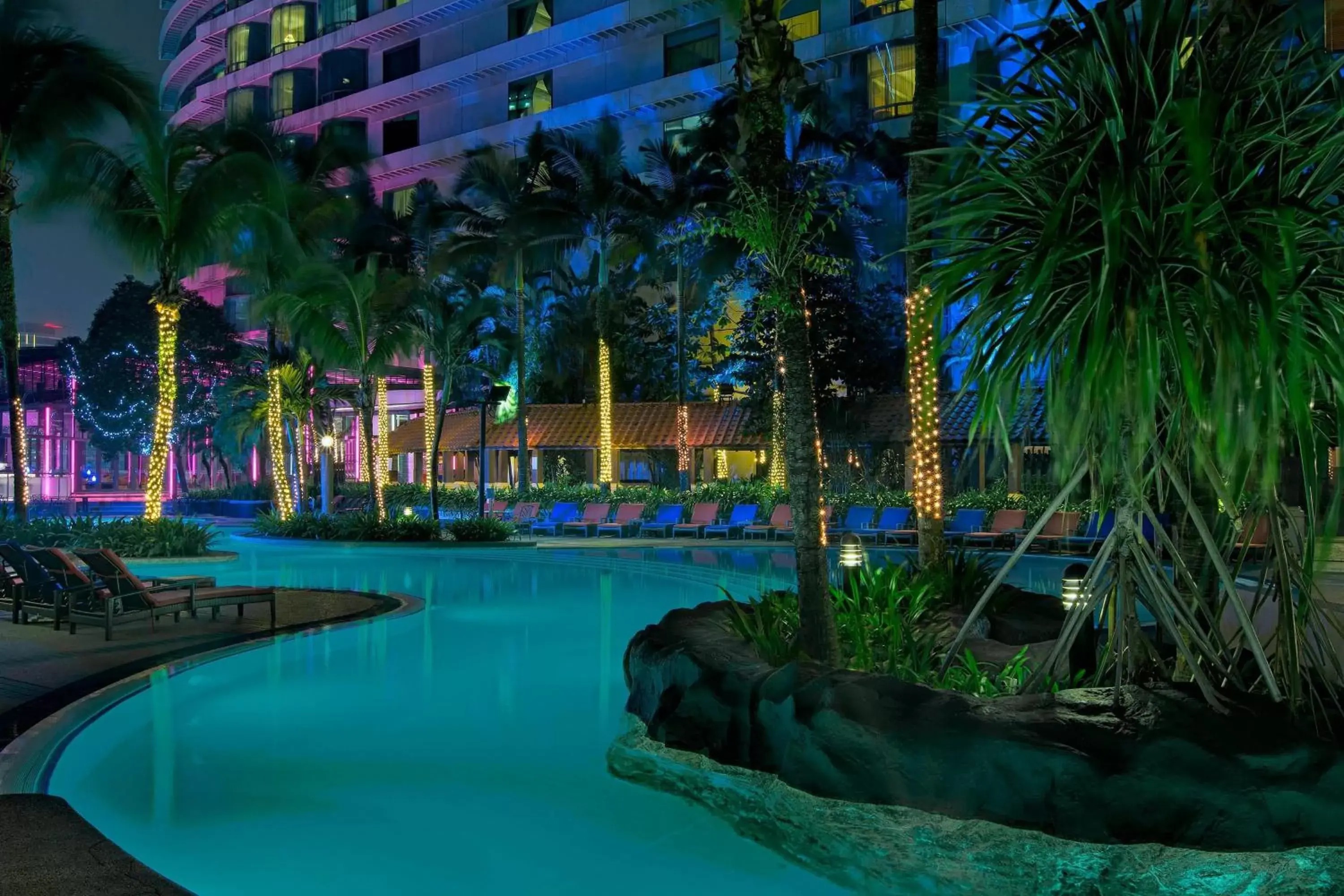 Swimming Pool in Le Méridien Kuala Lumpur