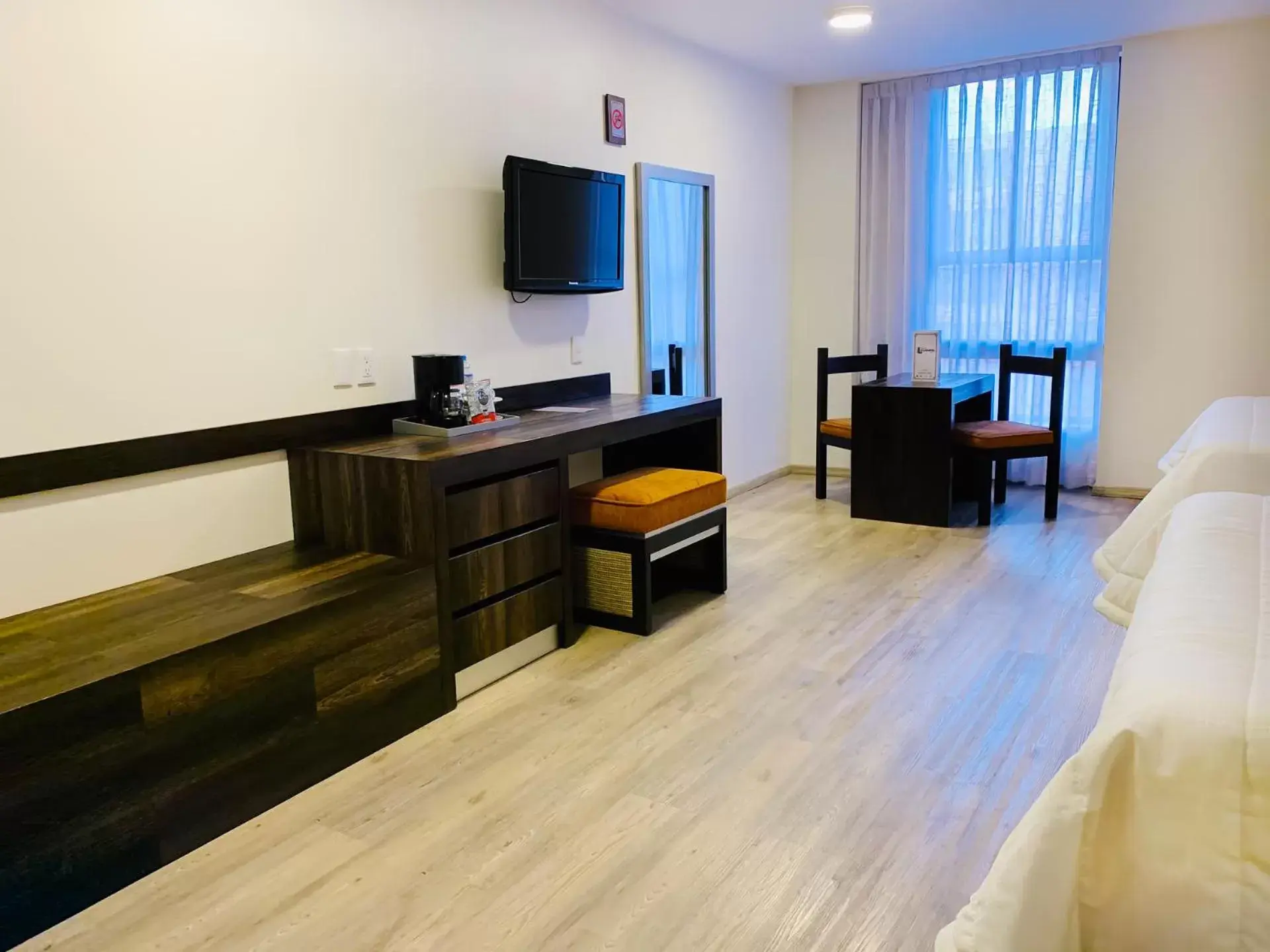 Photo of the whole room, TV/Entertainment Center in Hotel Lepanto Reforma