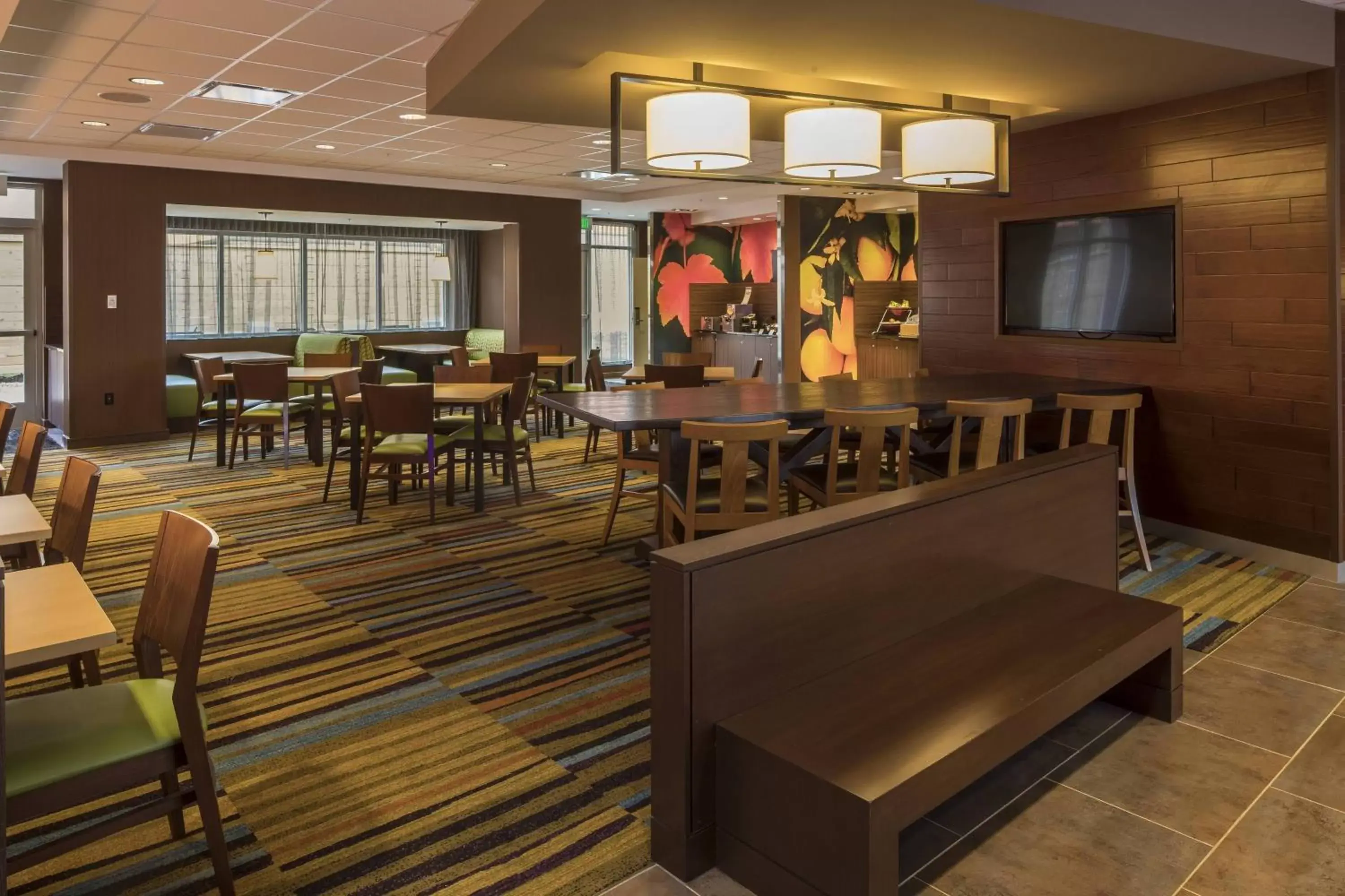 Restaurant/Places to Eat in Fairfield Inn & Suites by Marriott Pittsburgh North/McCandless Crossing