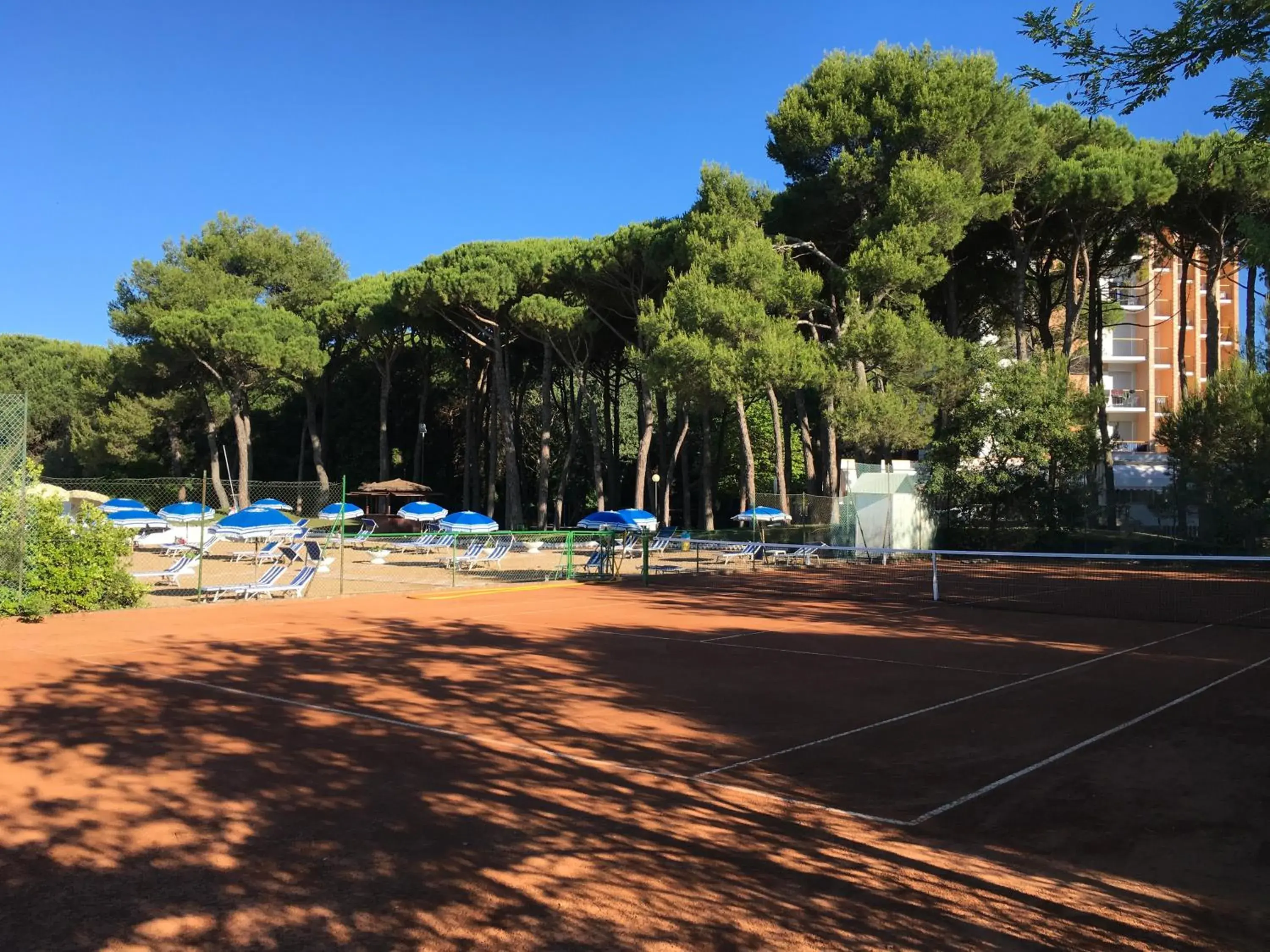 Tennis court, Swimming Pool in Hotel Beau Rivage Pineta