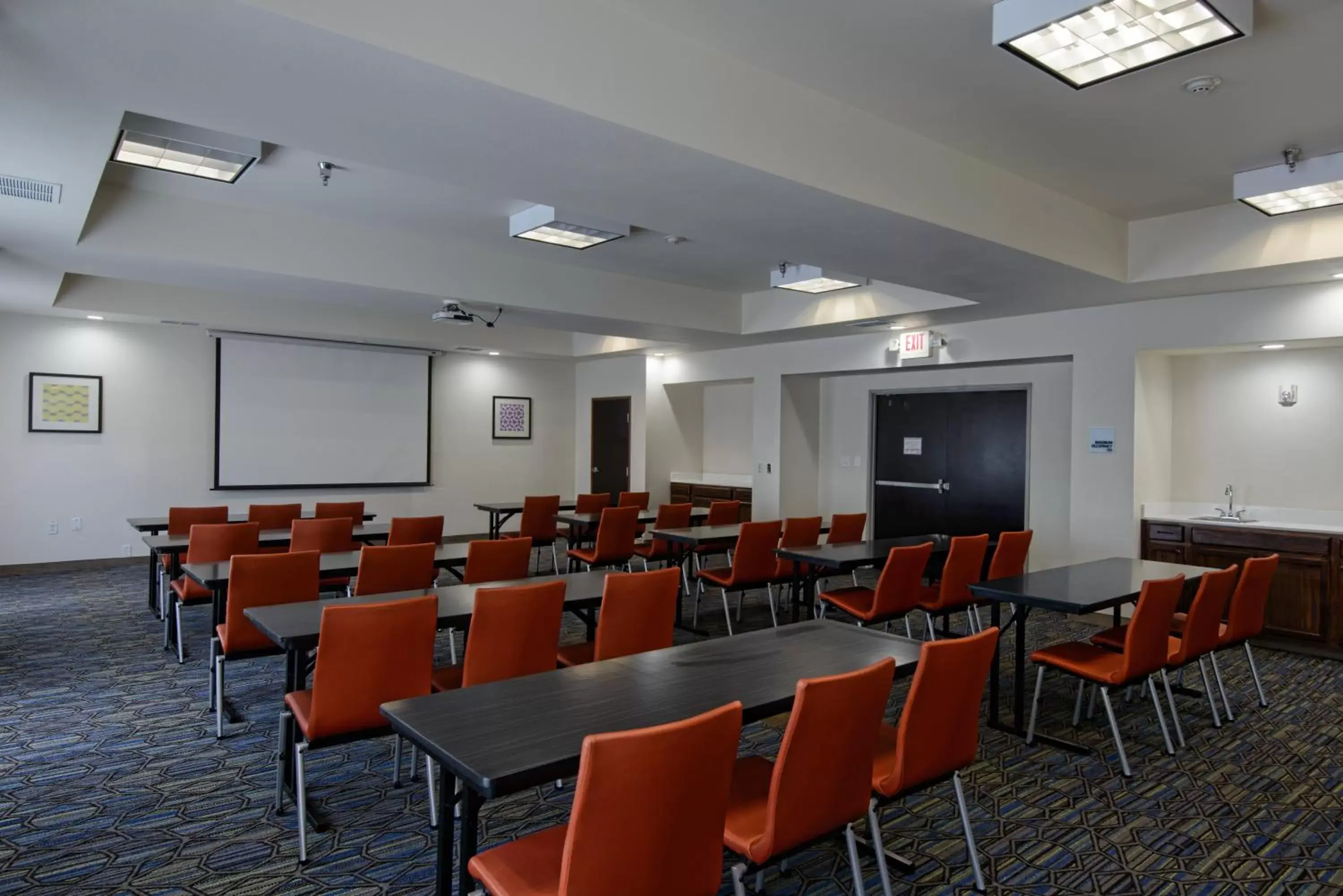 Meeting/conference room in Holiday Inn Express & Suites Corpus Christi, an IHG Hotel