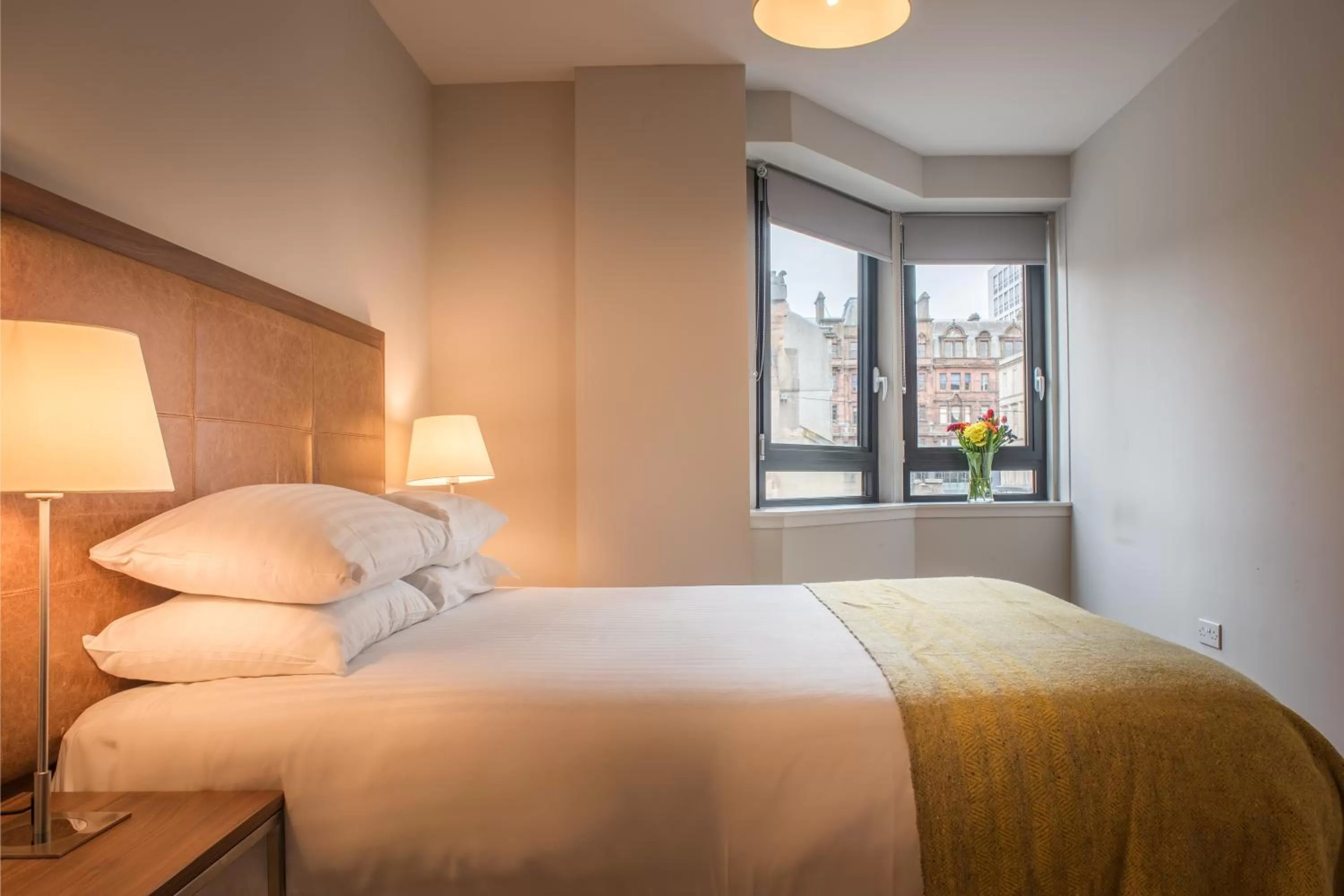 Bed in PREMIER SUITES PLUS Glasgow Bath Street