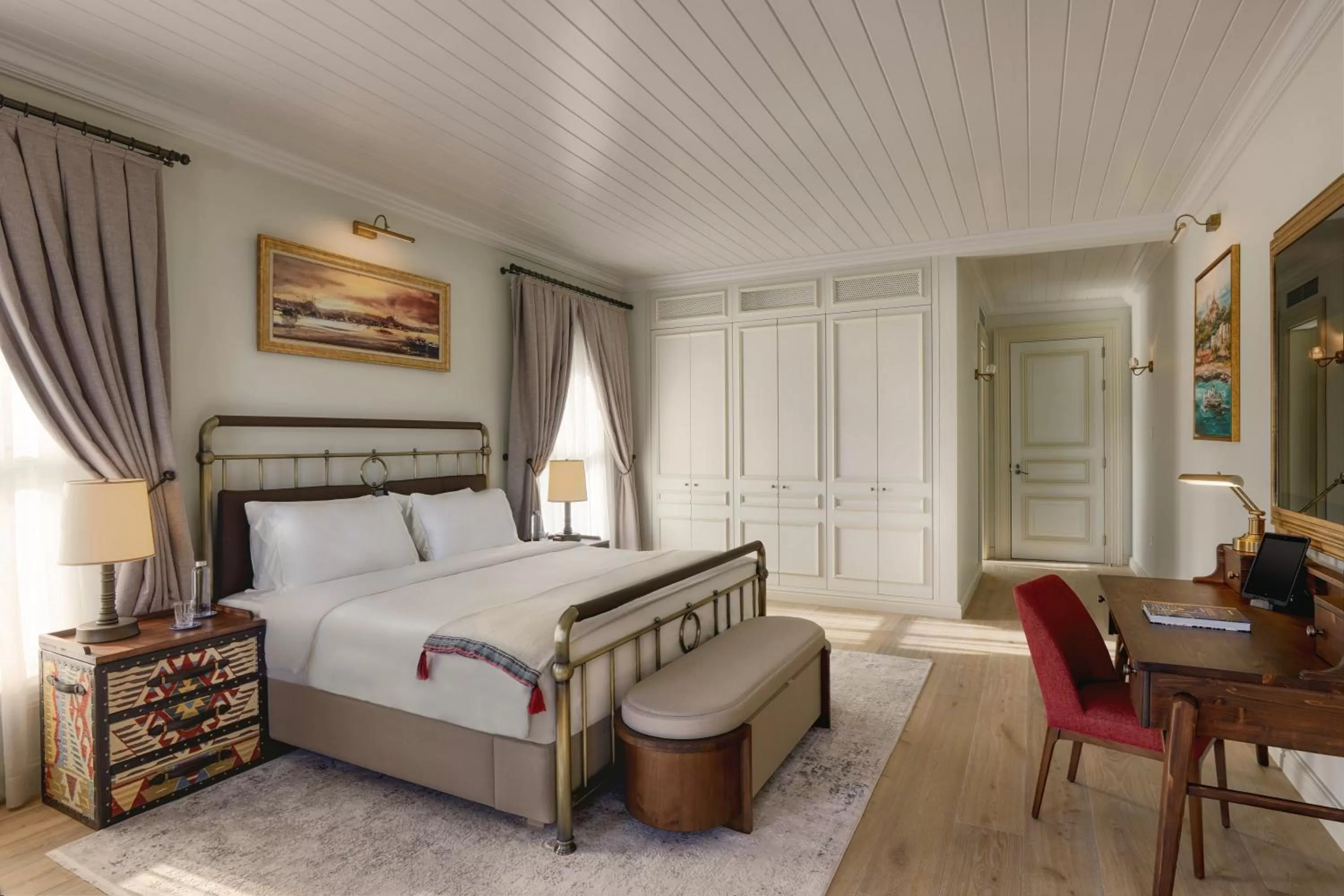 Photo of the whole room, Bed in Six Senses Kocatas Mansions