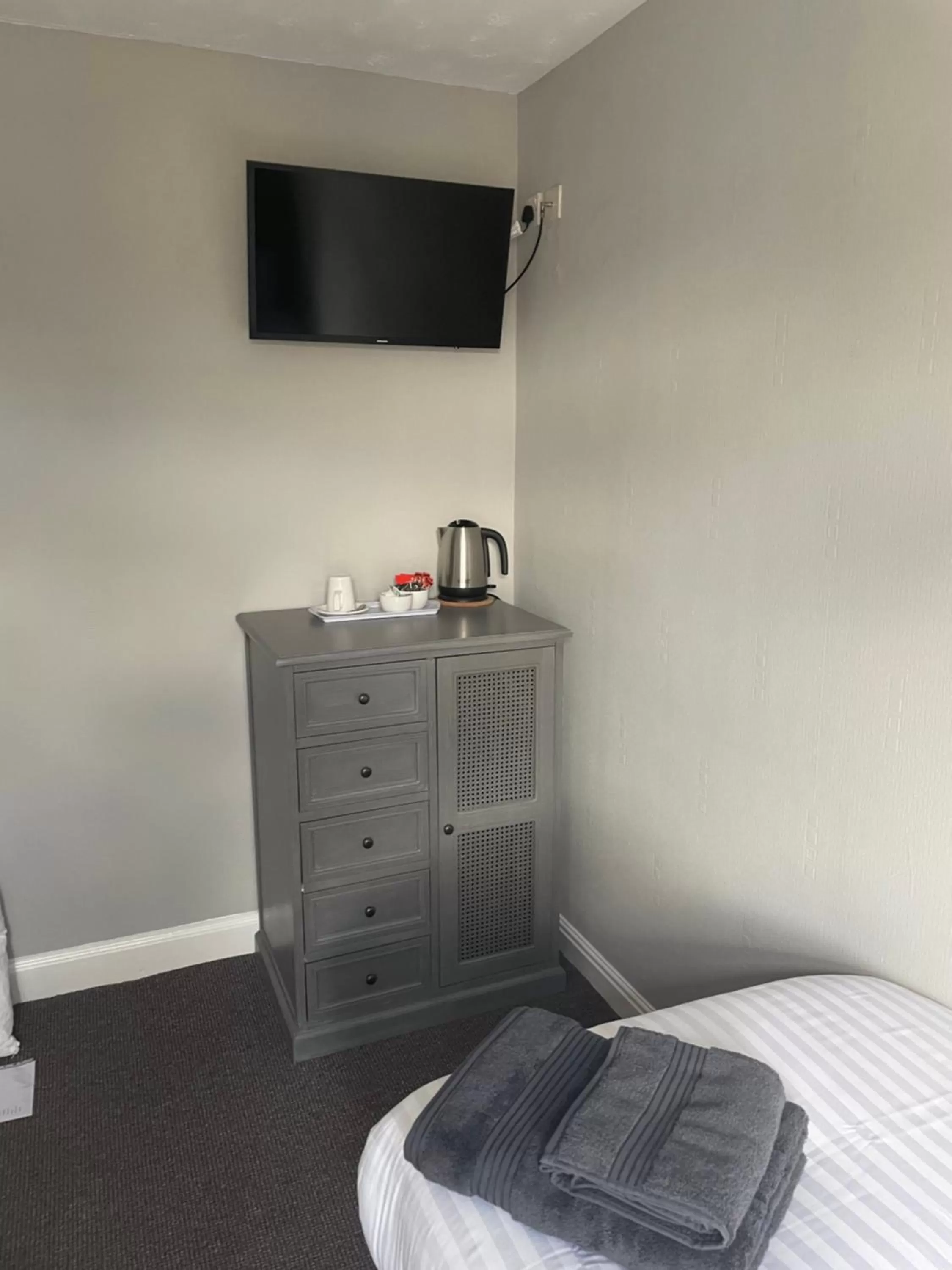 TV and multimedia, TV/Entertainment Center in The Nags Head York