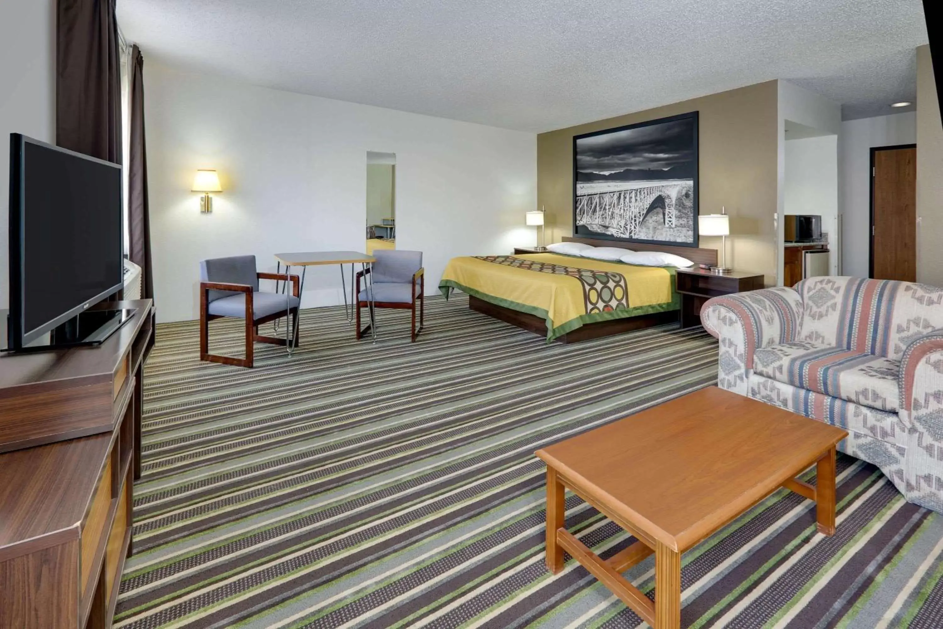 Photo of the whole room in Super 8 by Wyndham Roswell