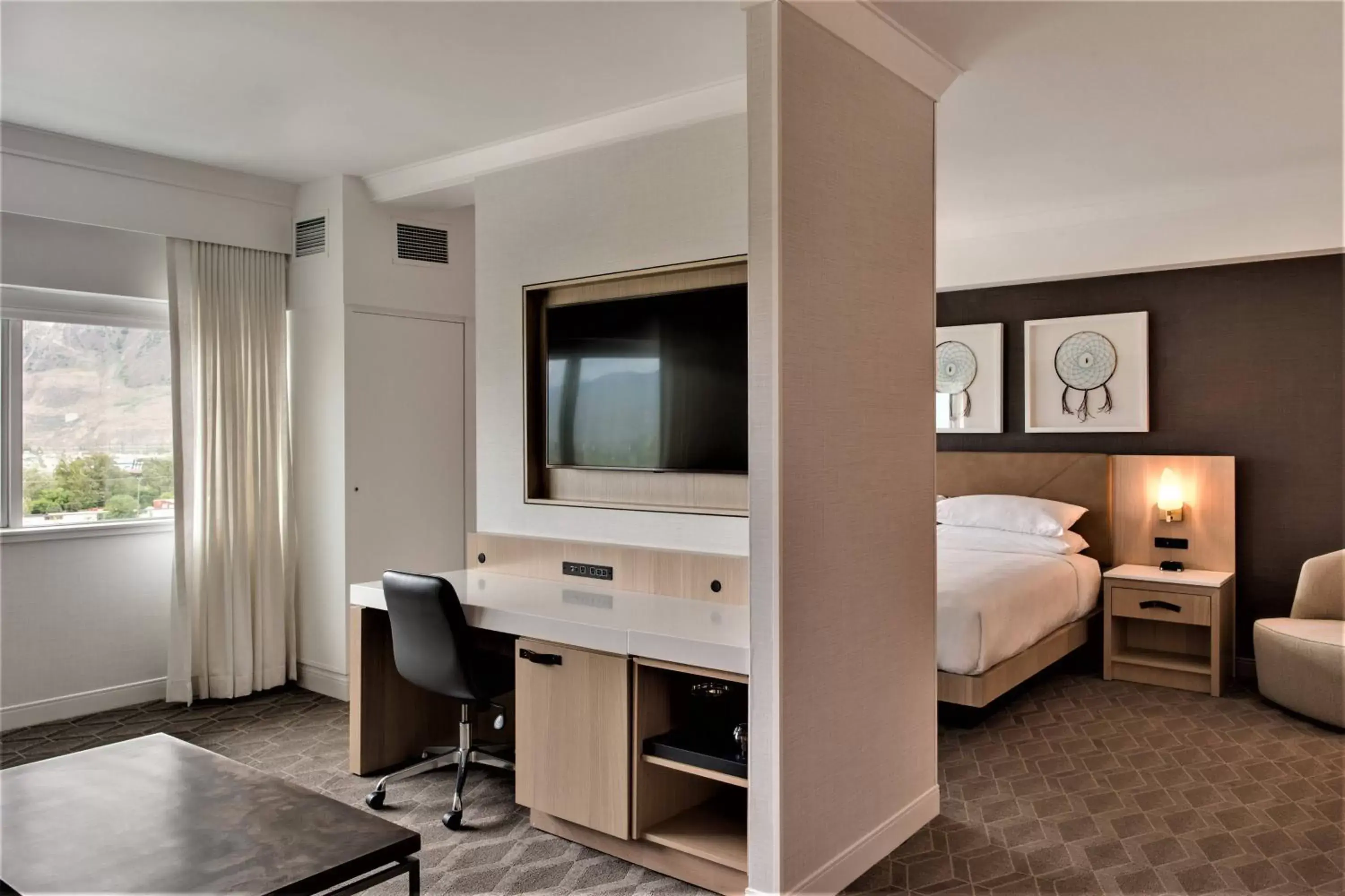 Bedroom, Bed in Delta Hotels by Marriott Kamloops