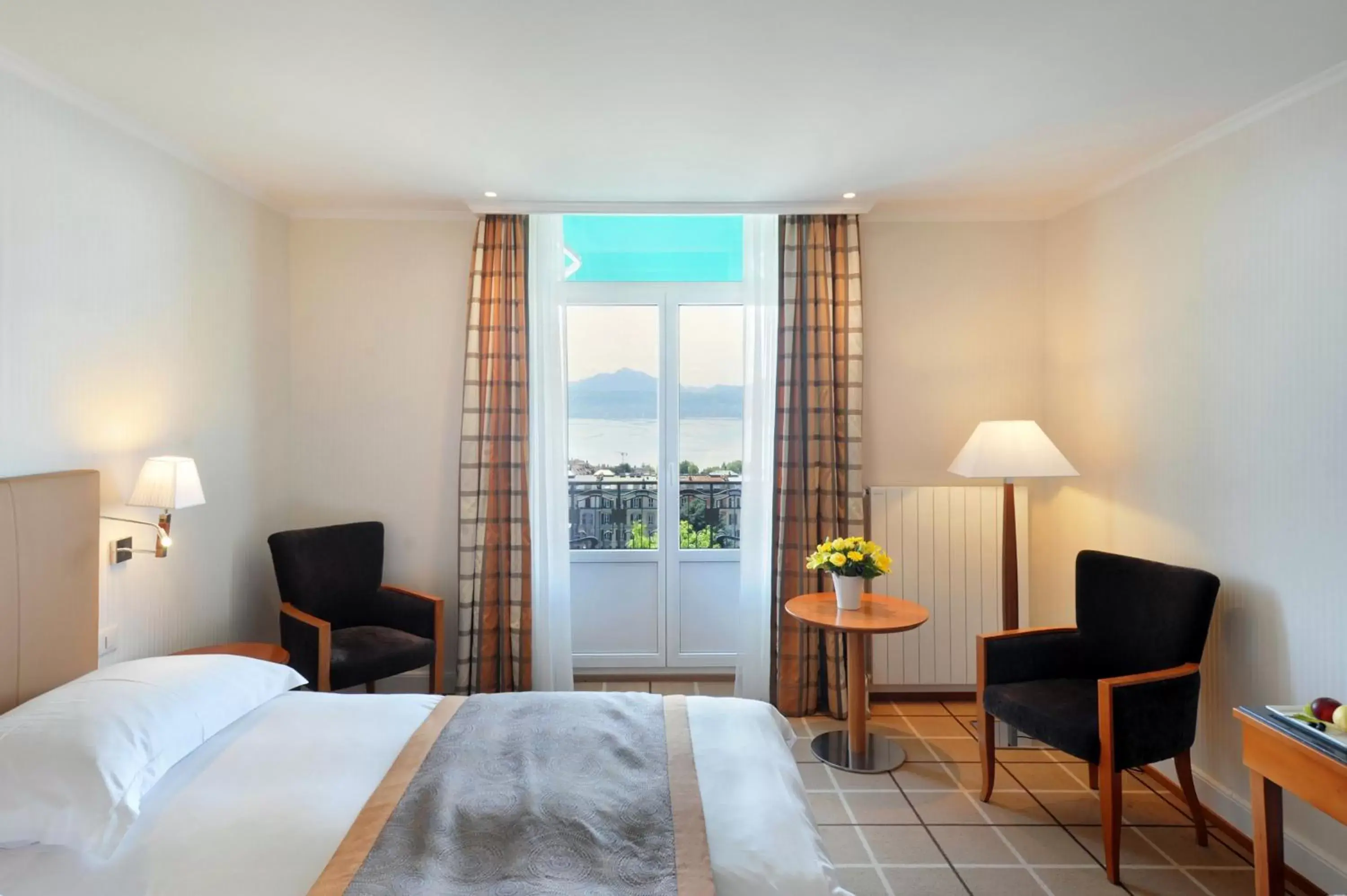 Double Room with Lake View in Hôtel de la Paix Lausanne