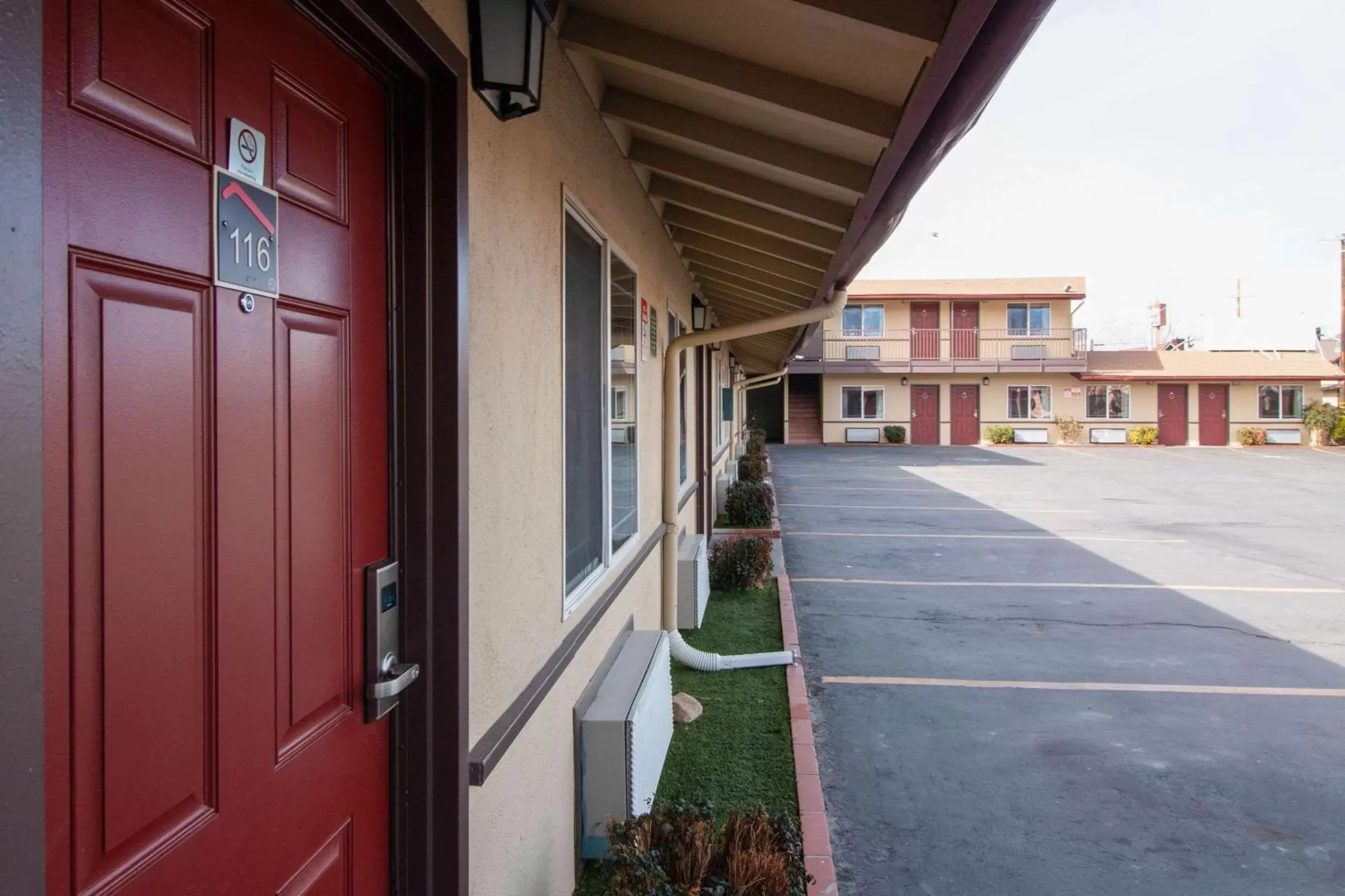 Property building in Quality Inn Bishop near Mammoth