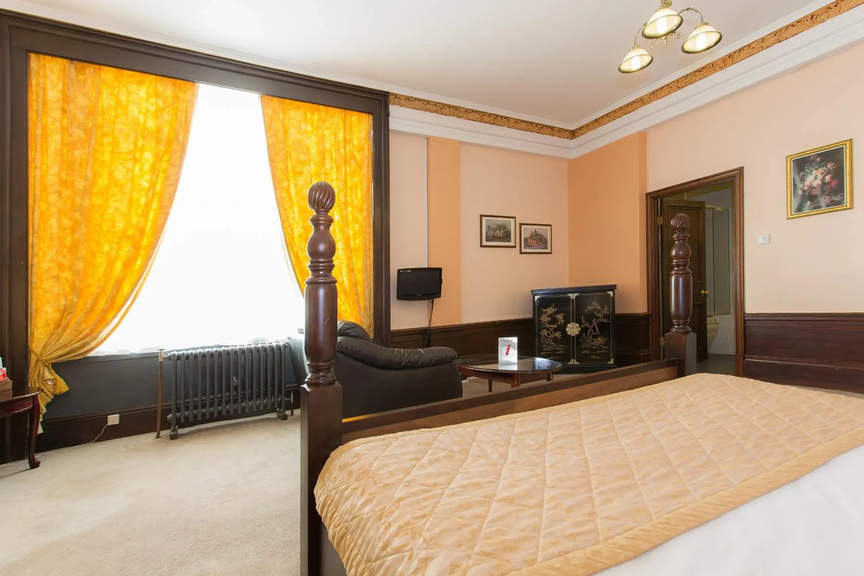 Bed in Adelphi Hotel