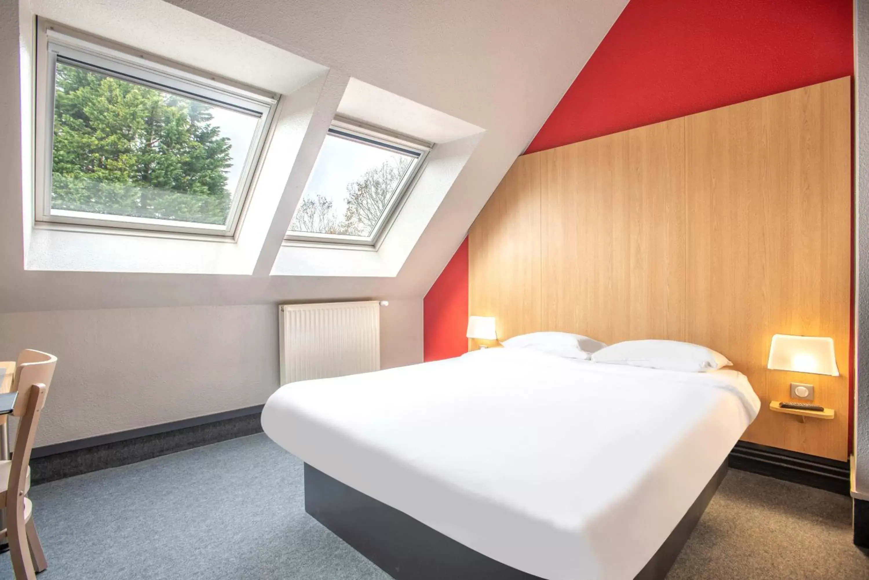 Bedroom, Bed in B&B HOTEL Quimper Sud Bénodet
