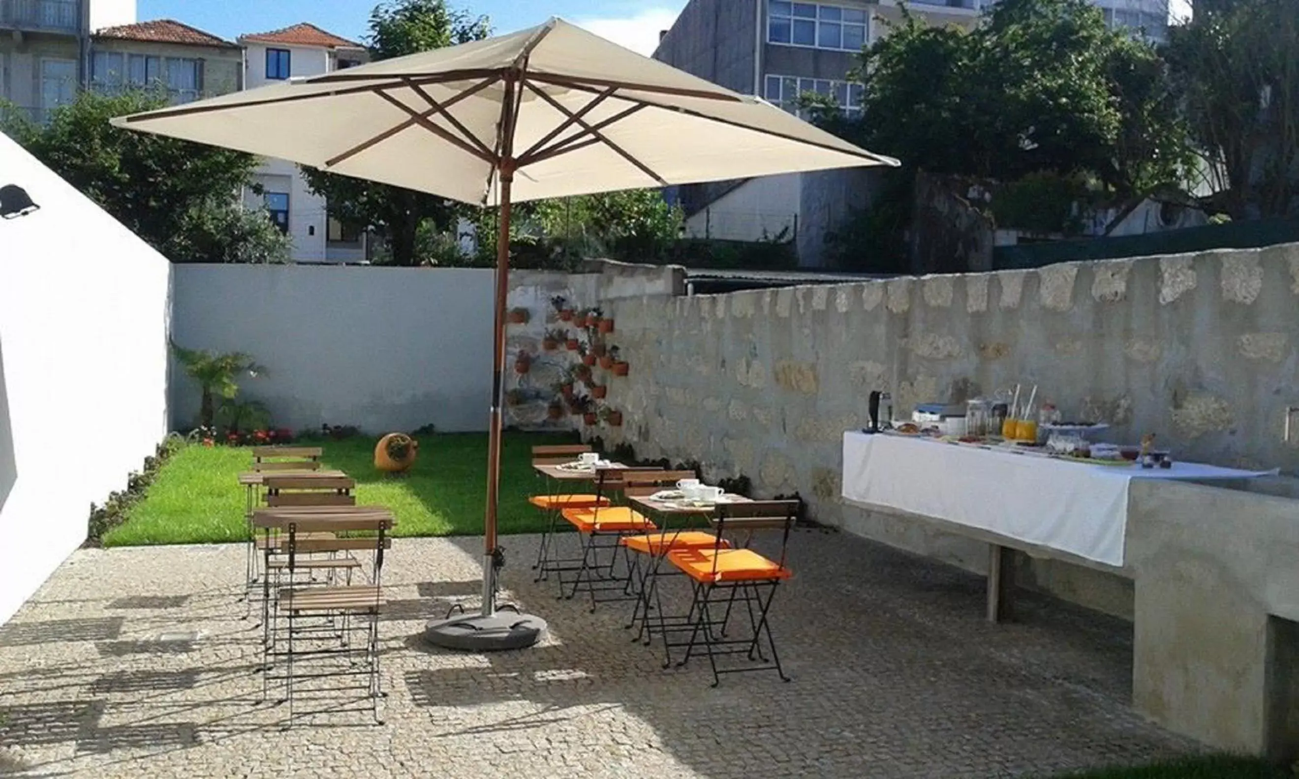 Garden, Restaurant/Places to Eat in Oporto Comfort Charming Cedofeita