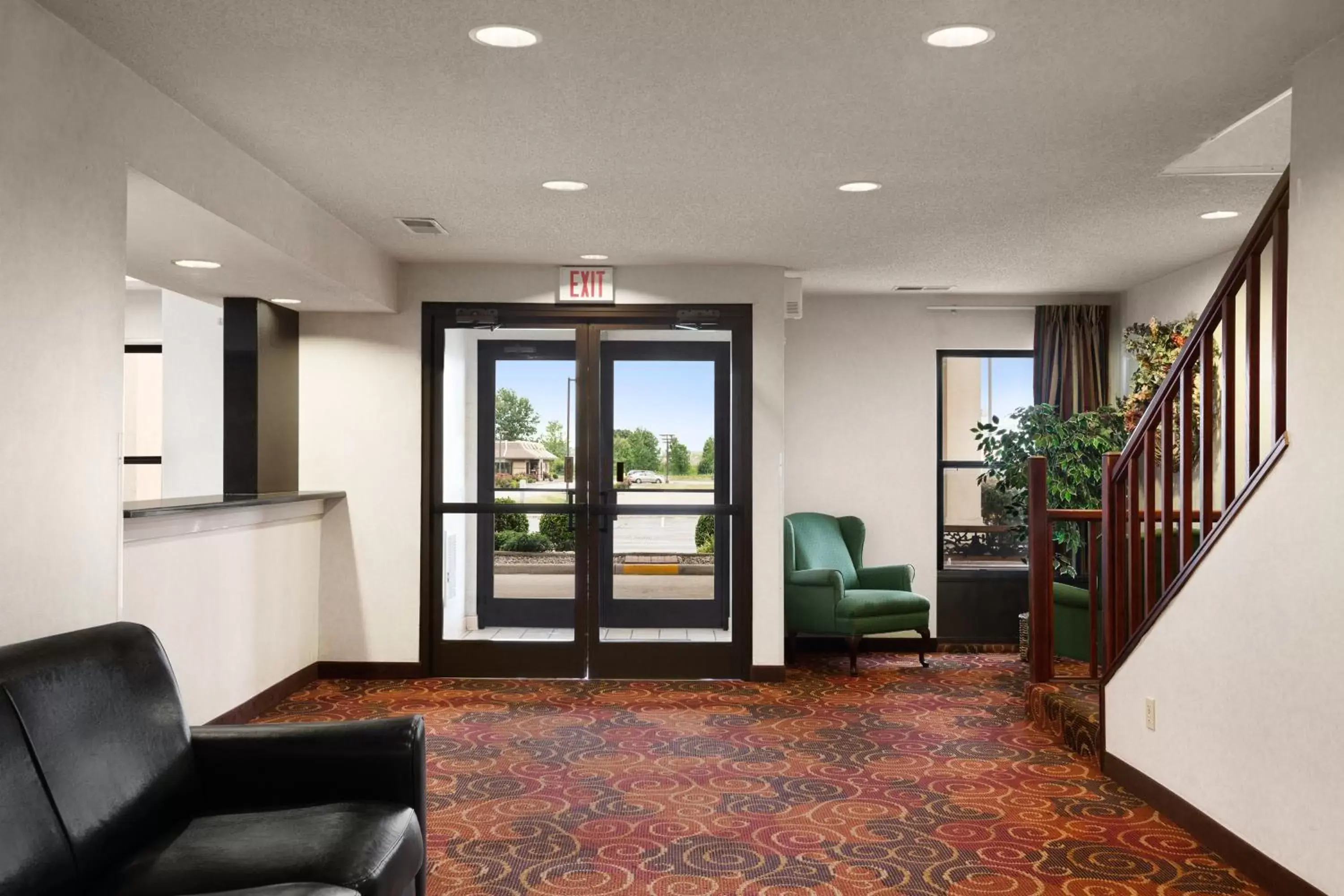 Seating Area in Super 8 by Wyndham Evansville North