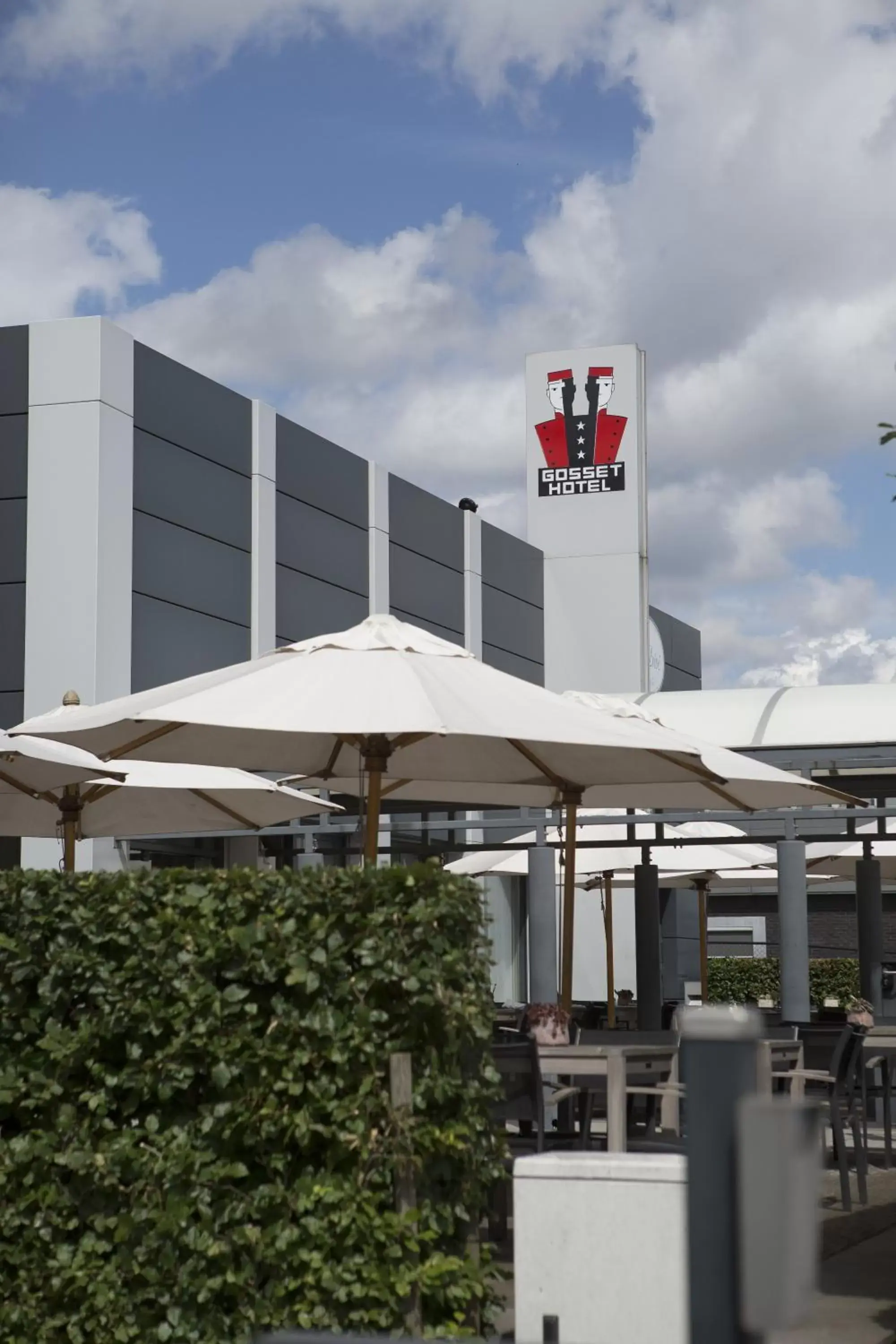Facade/entrance in Gosset Hotel Facade/entrance in Gosset Hotel