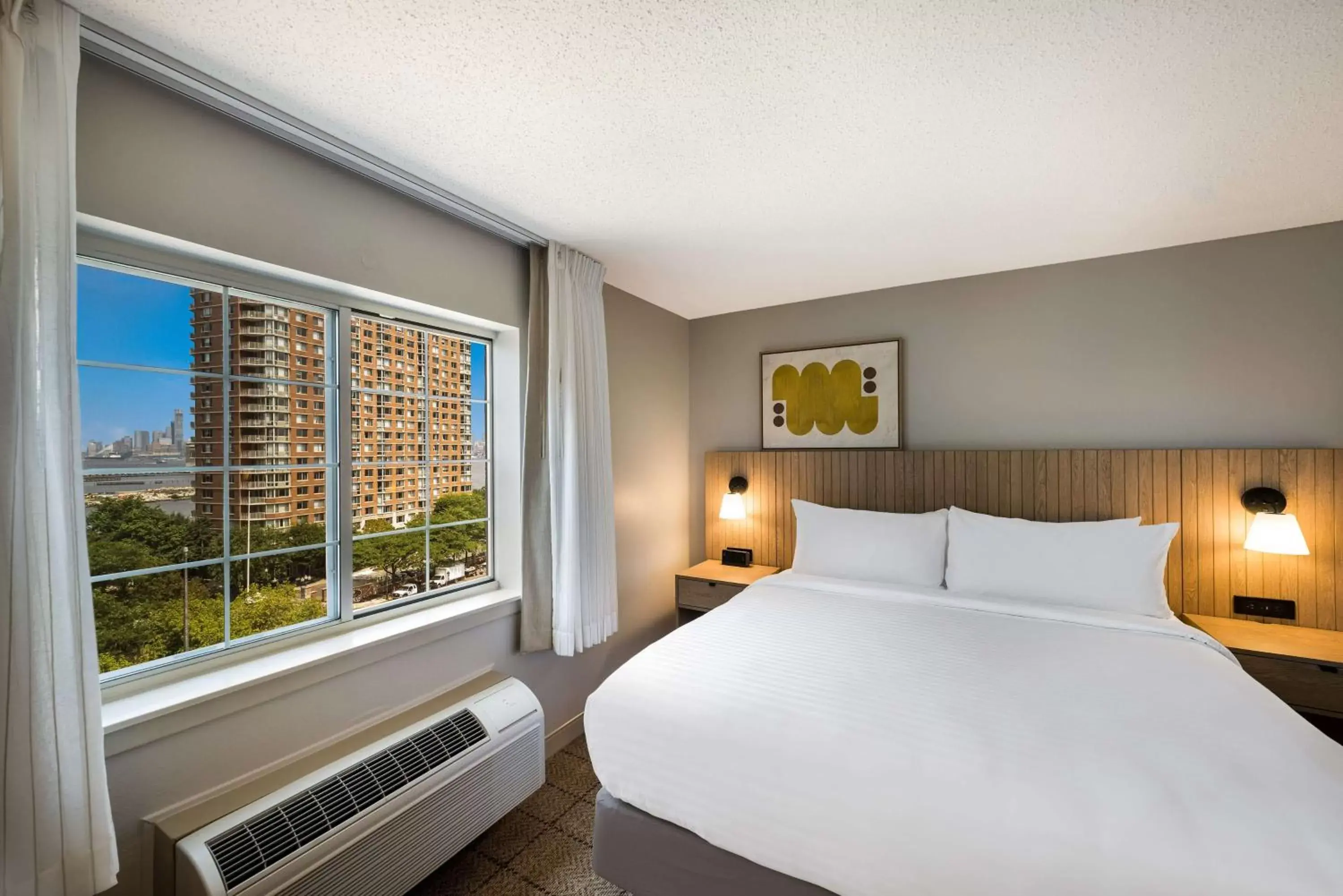 View (from property/room), Bed in Sonesta Simply Suites Jersey City