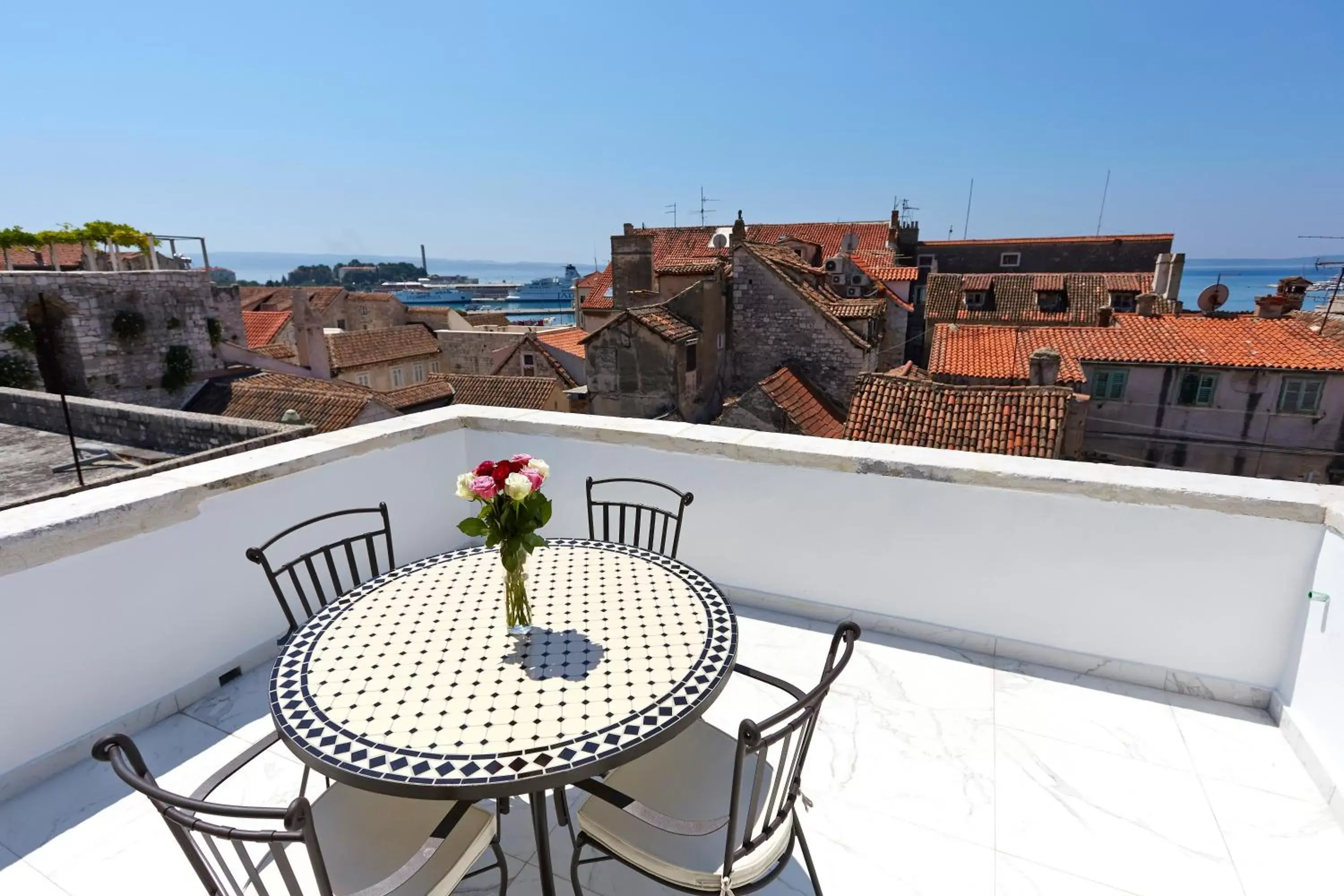 View (from property/room), Balcony/Terrace in Jupiter Luxury Hotel