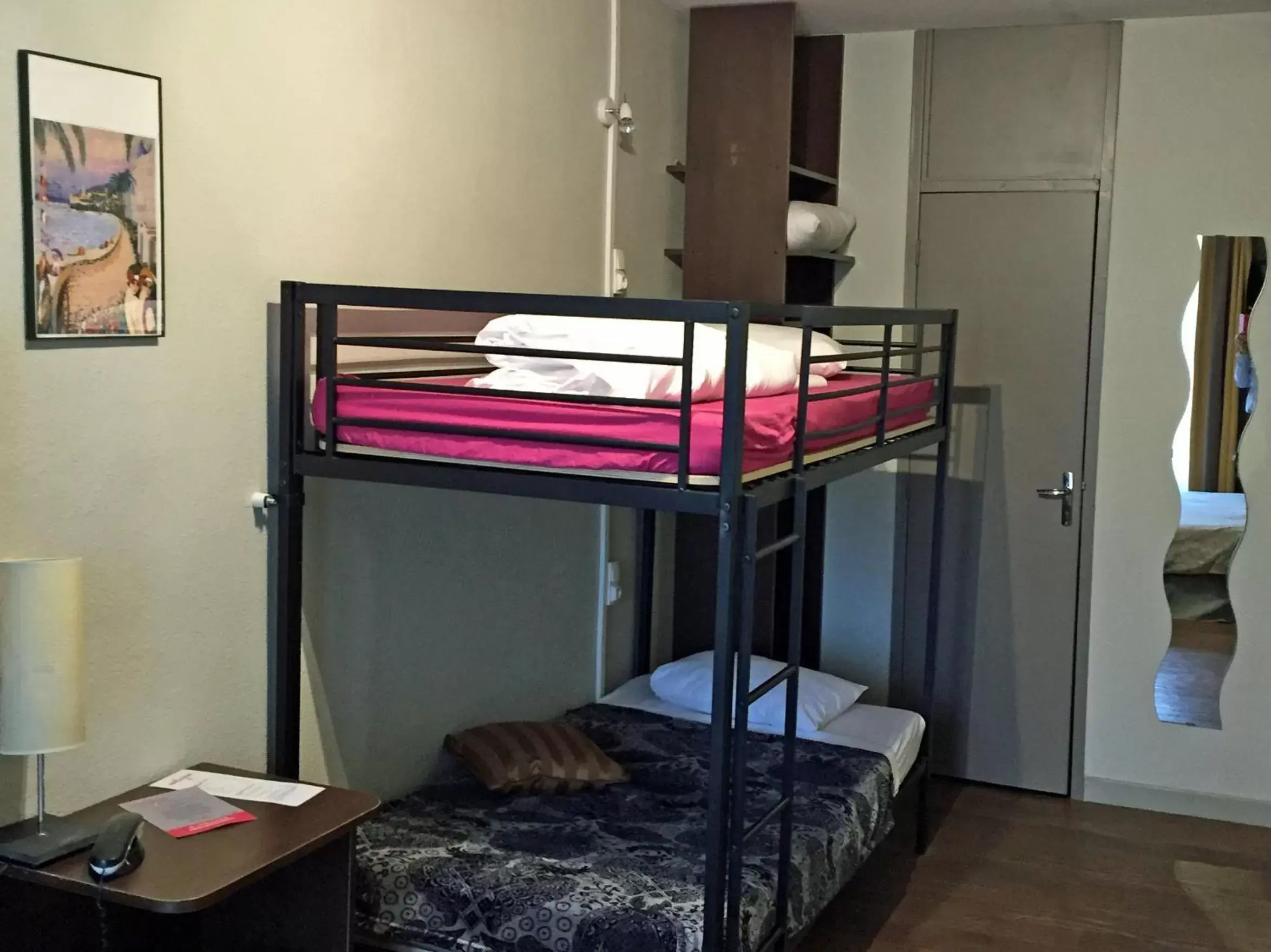 Bedroom, Bed in Hôtel des Ambassadeurs Bedroom, Bed in Hôtel des Ambassadeurs