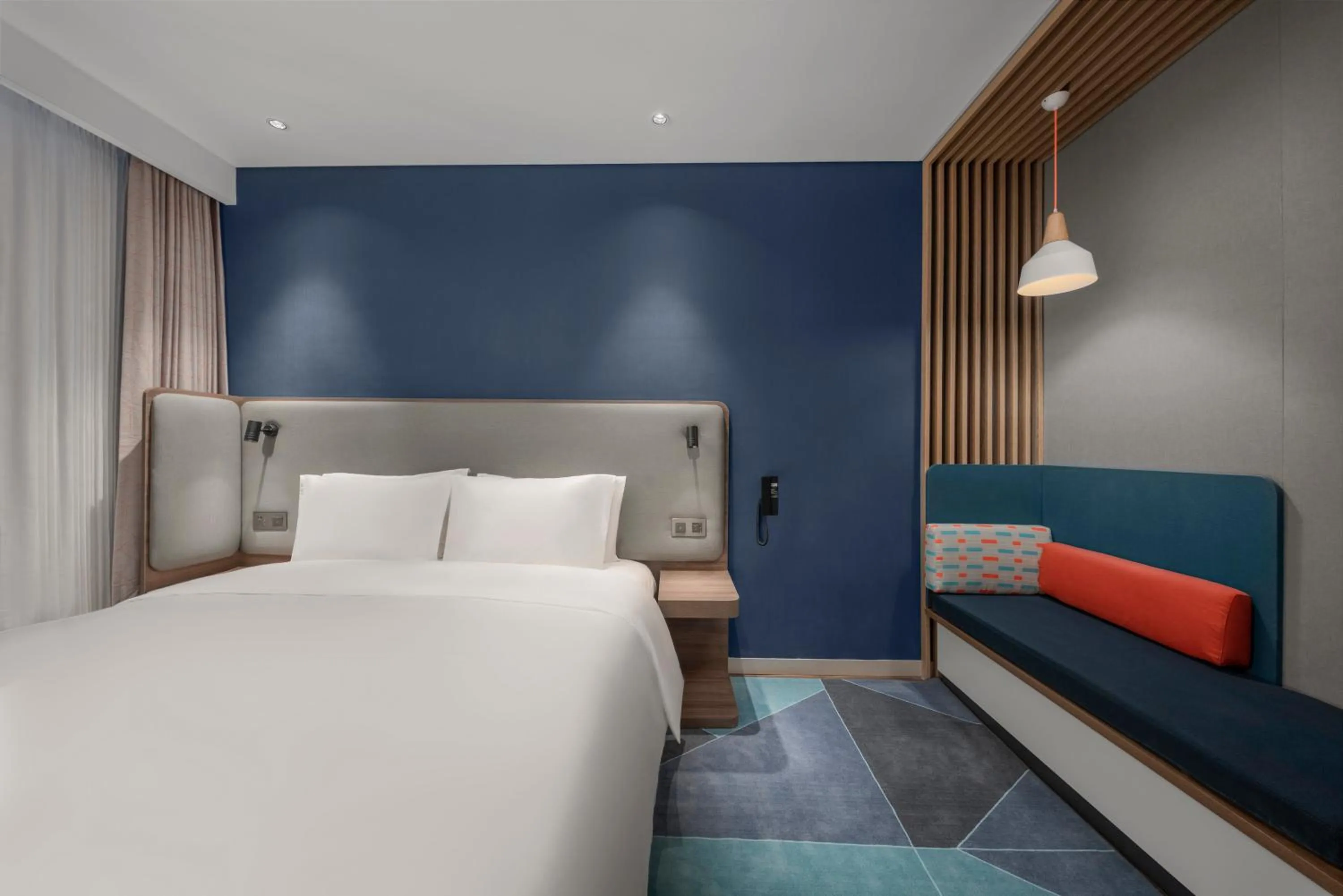 Bed in Holiday Inn Express Nantong North Gateway by IHG