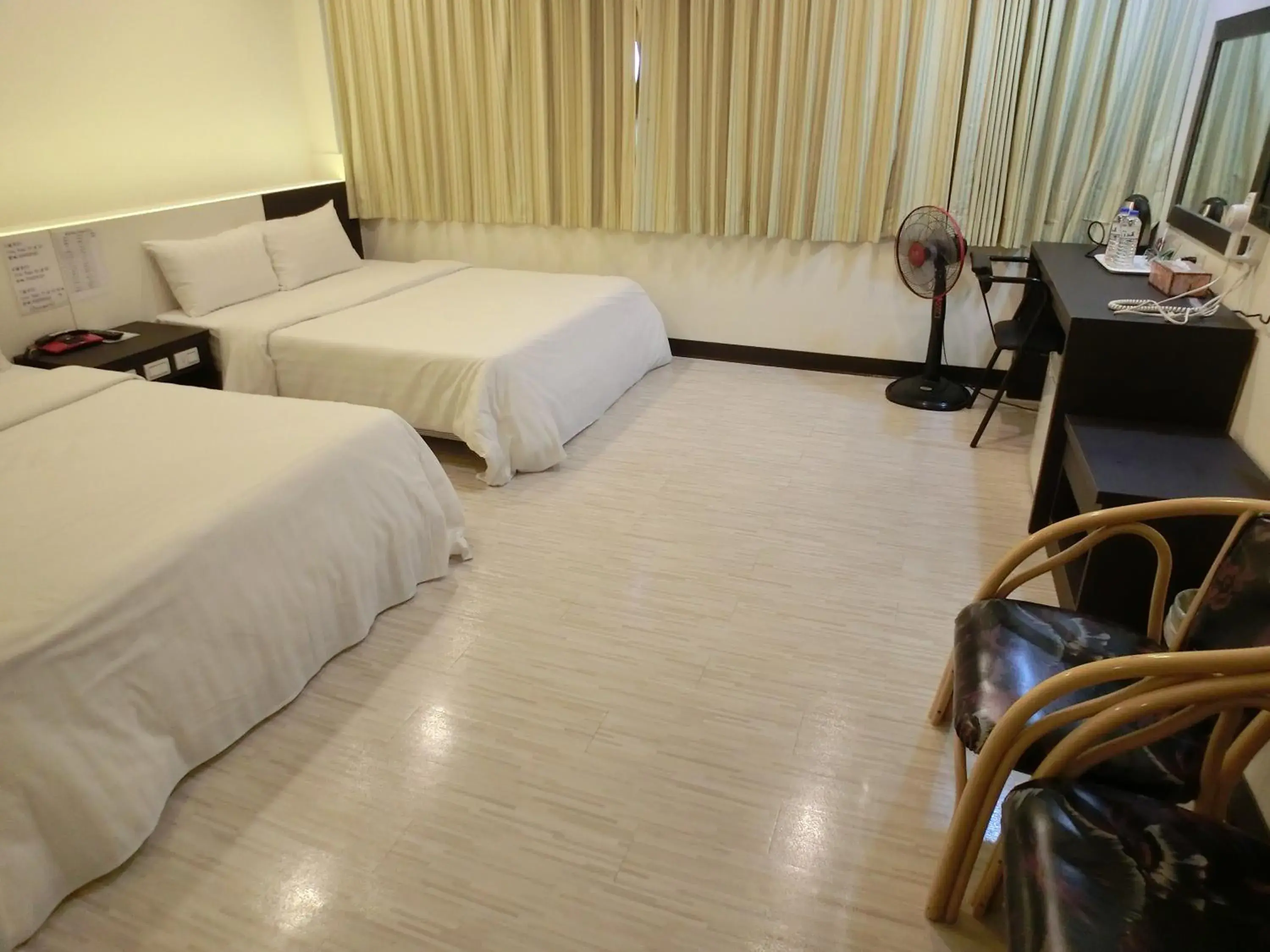 Photo of the whole room, Bed in Lotus Yuan Business Hotel