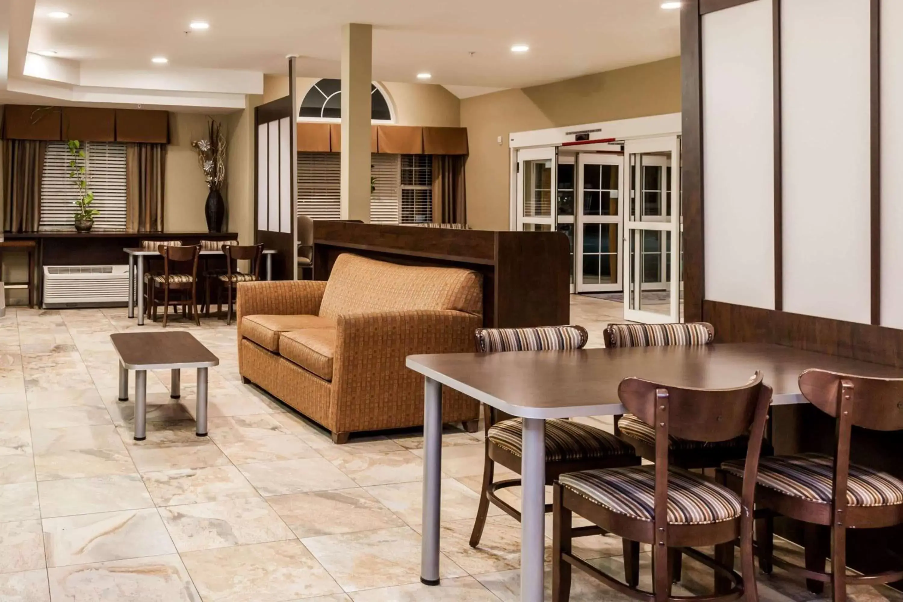Lobby or reception in Microtel Inn & Suites by Wyndham Wheeler Ridge