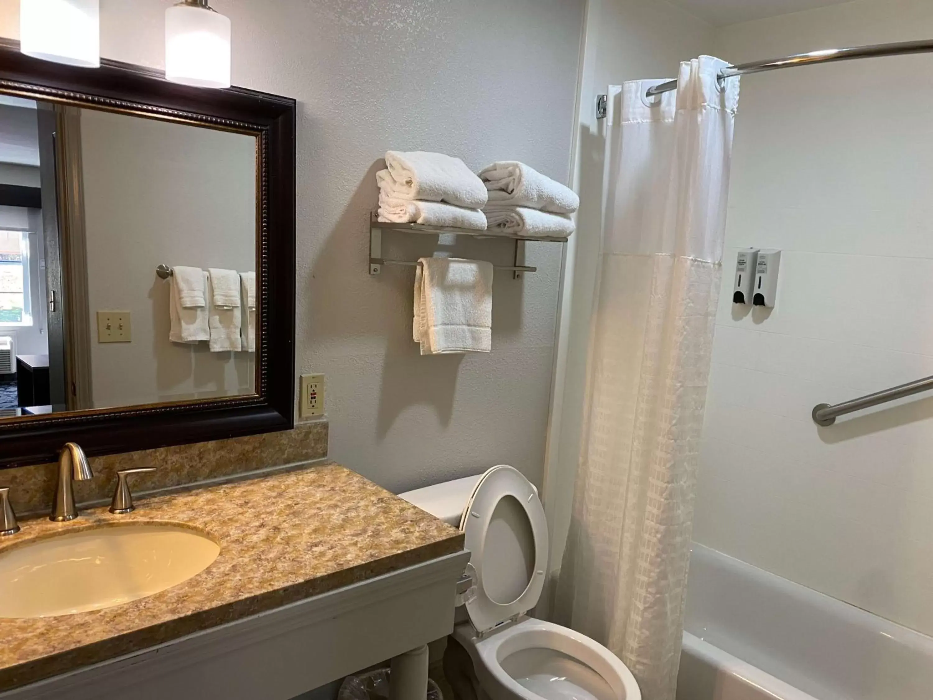 Photo of the whole room, Bathroom in Best Western Allatoona Inn & Suites