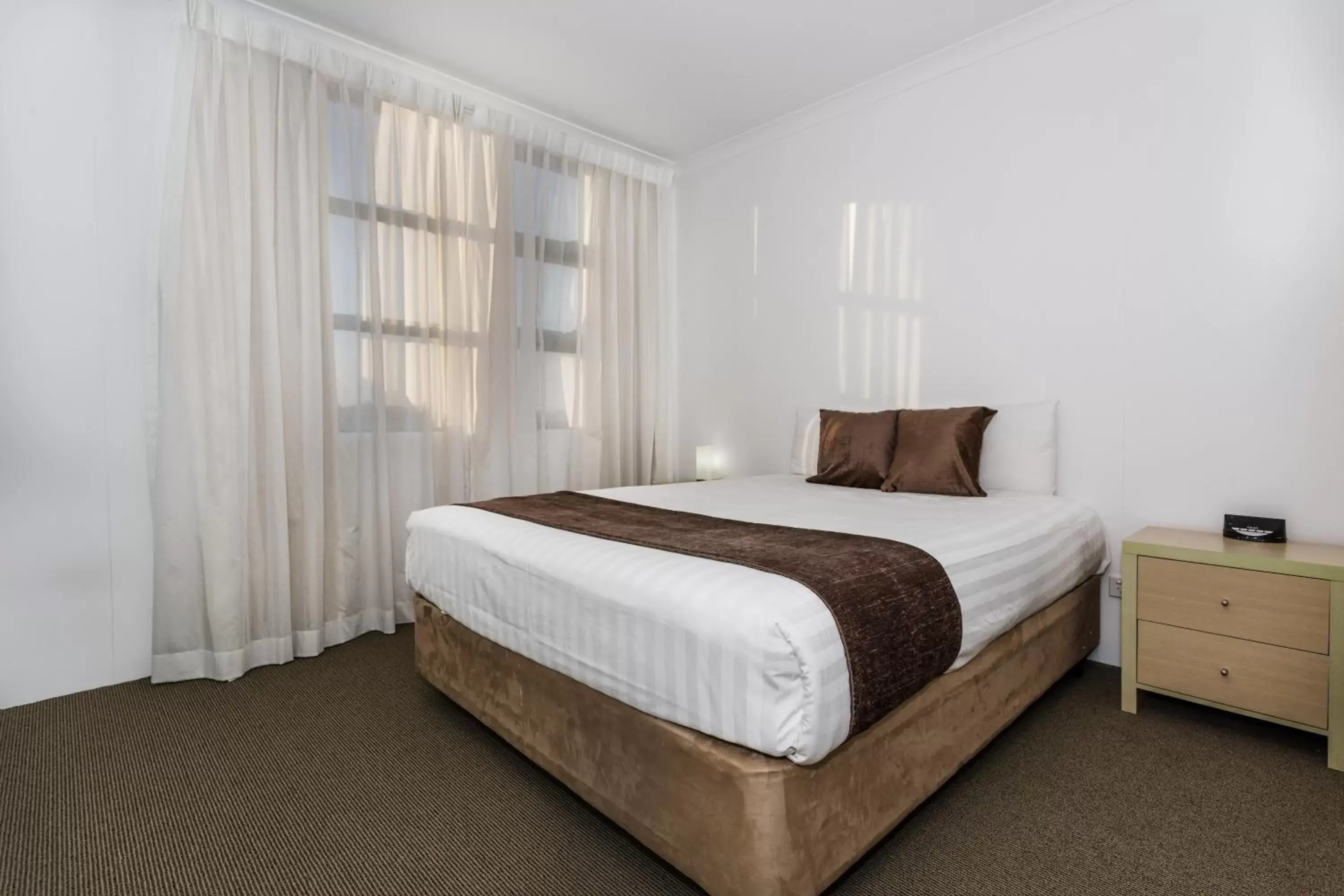 Bed in Perth Ascot Central Apartment Hotel