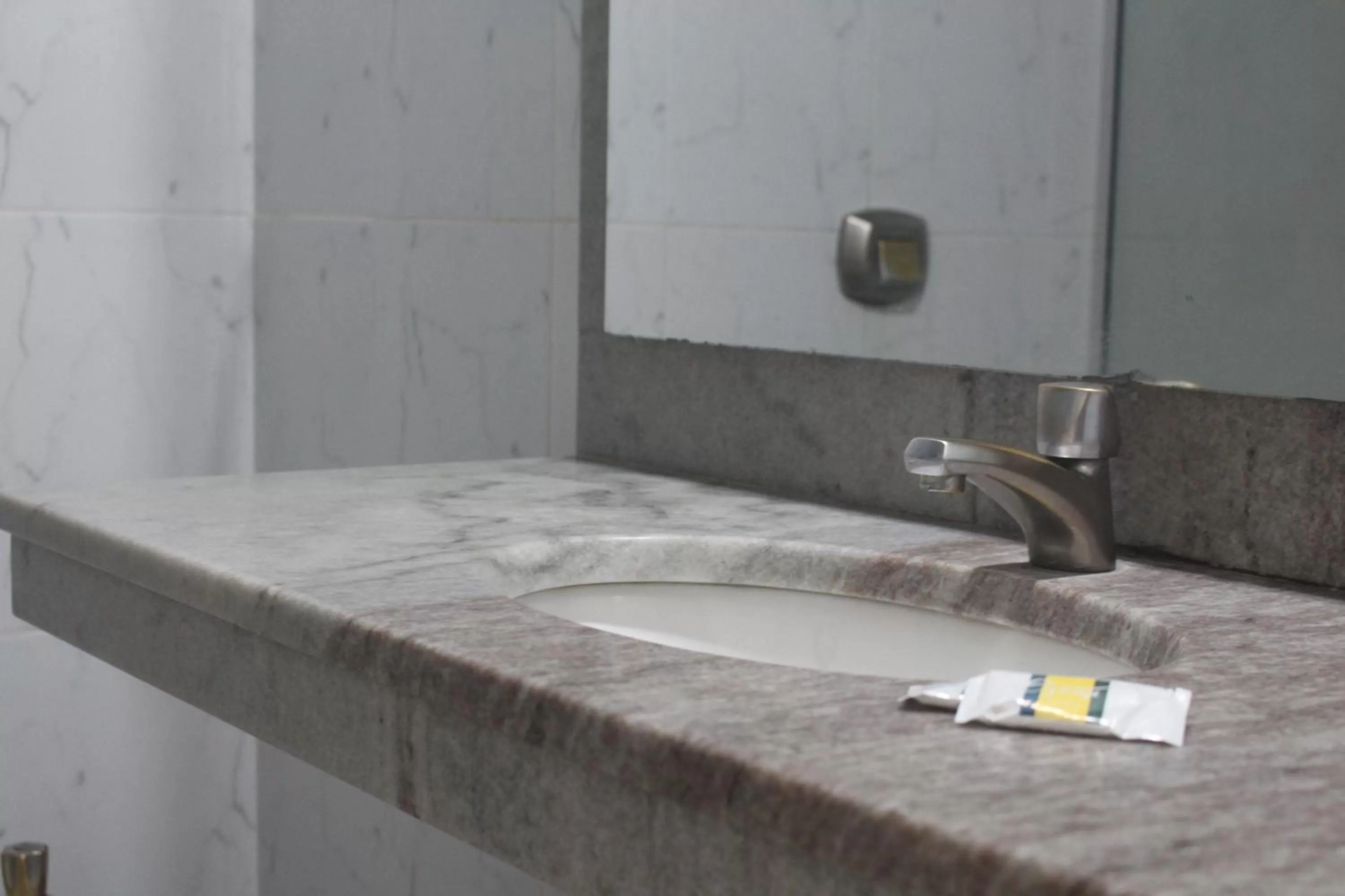 Bathroom in Hotel Oscar Econômico Montes Claros