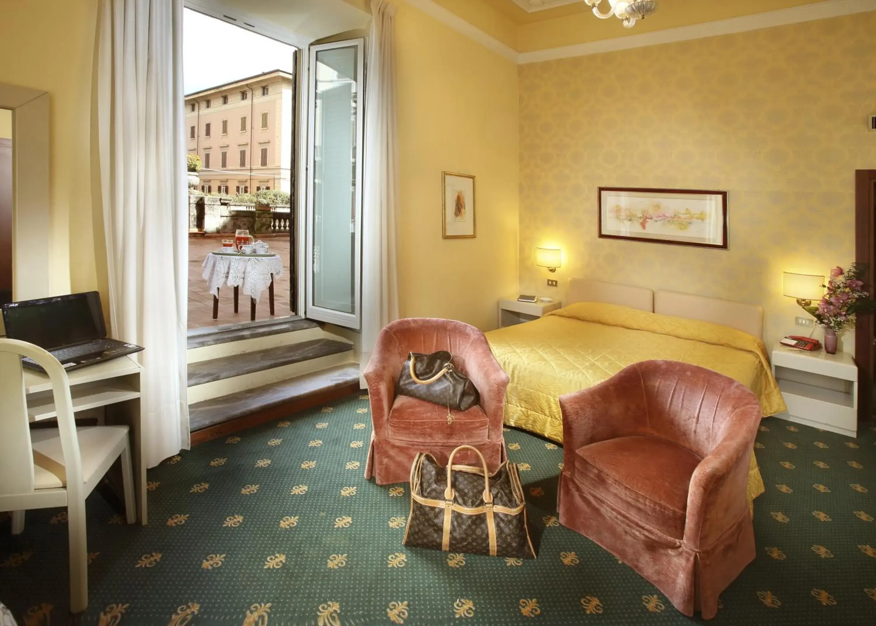 Bedroom, Seating Area in Grand Hotel Plaza & Locanda Maggiore