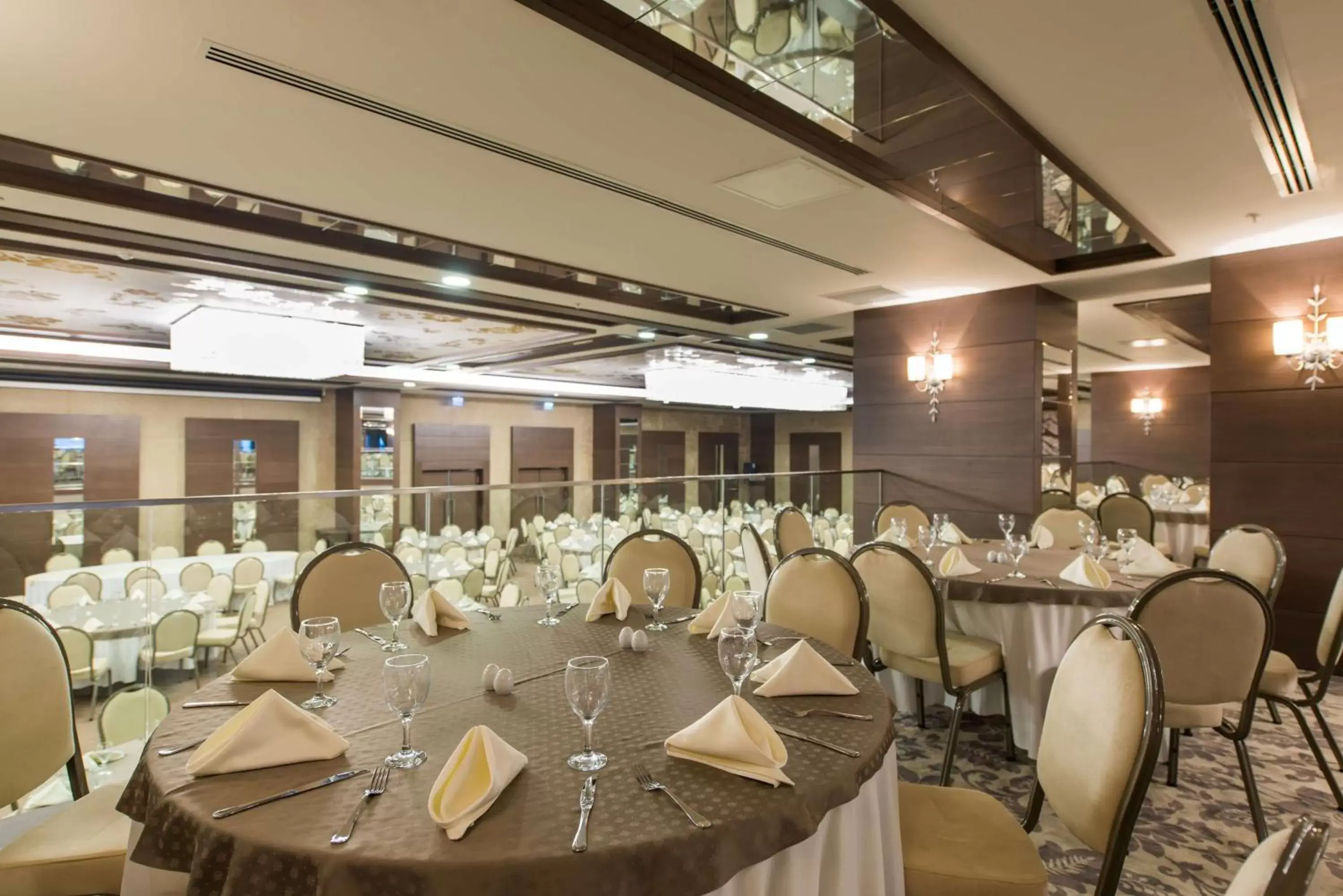 Restaurant/places to eat in Radisson Blu Hotel, Ordu Restaurant/places to eat in Radisson Blu Hotel, Ordu