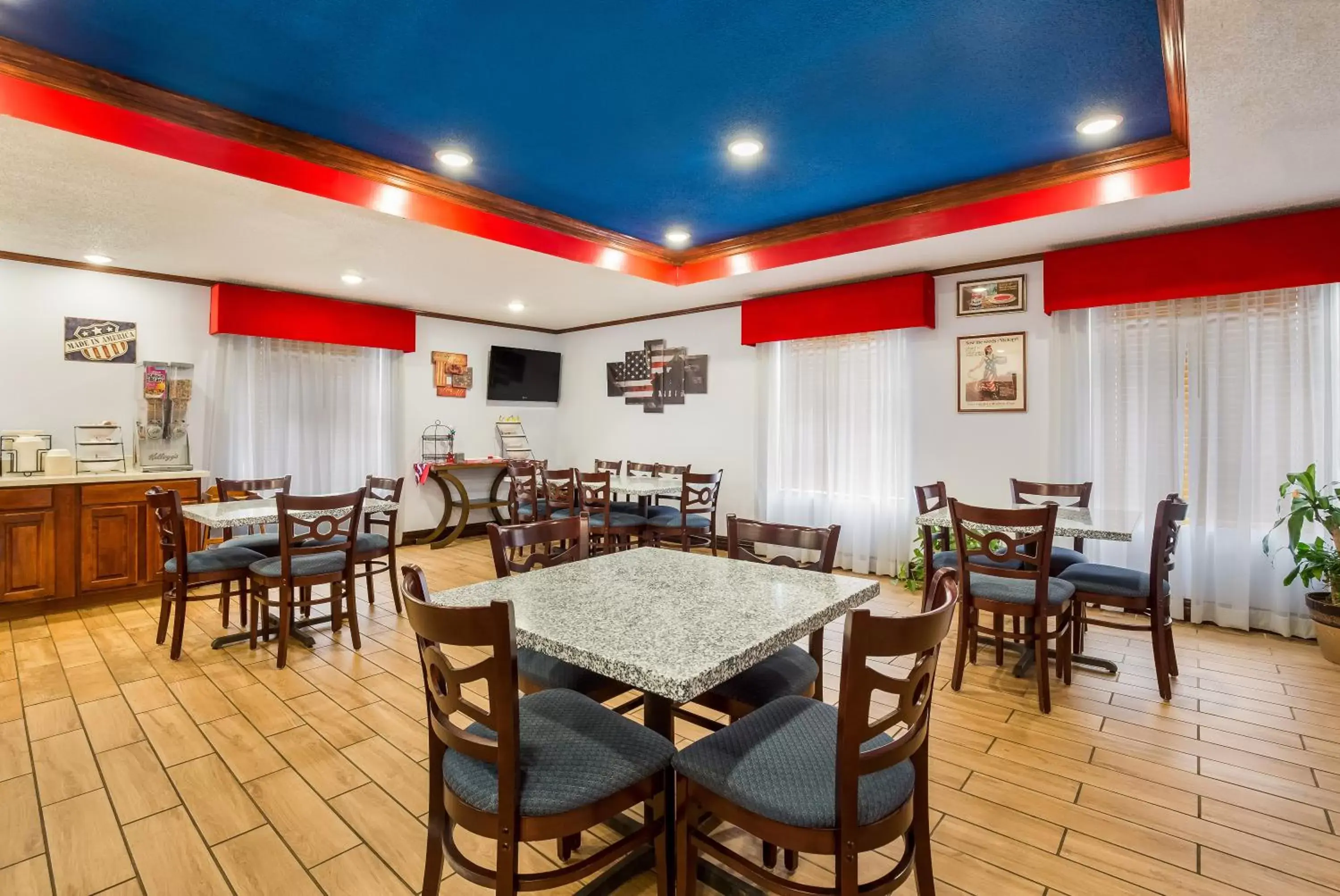 Restaurant/Places to Eat in Hometown Inn Thomasville