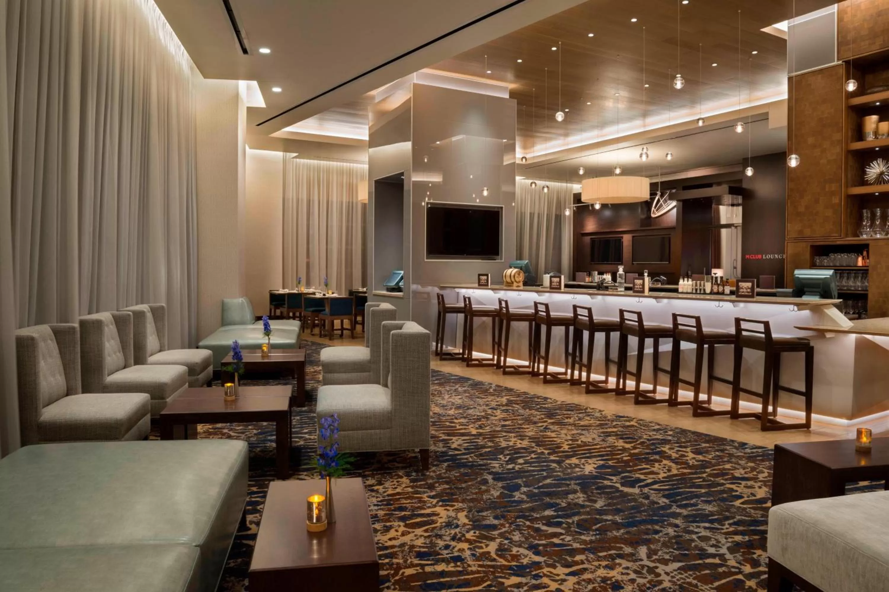 Restaurant/places to eat in Buffalo Marriott at LECOM HARBORCENTER