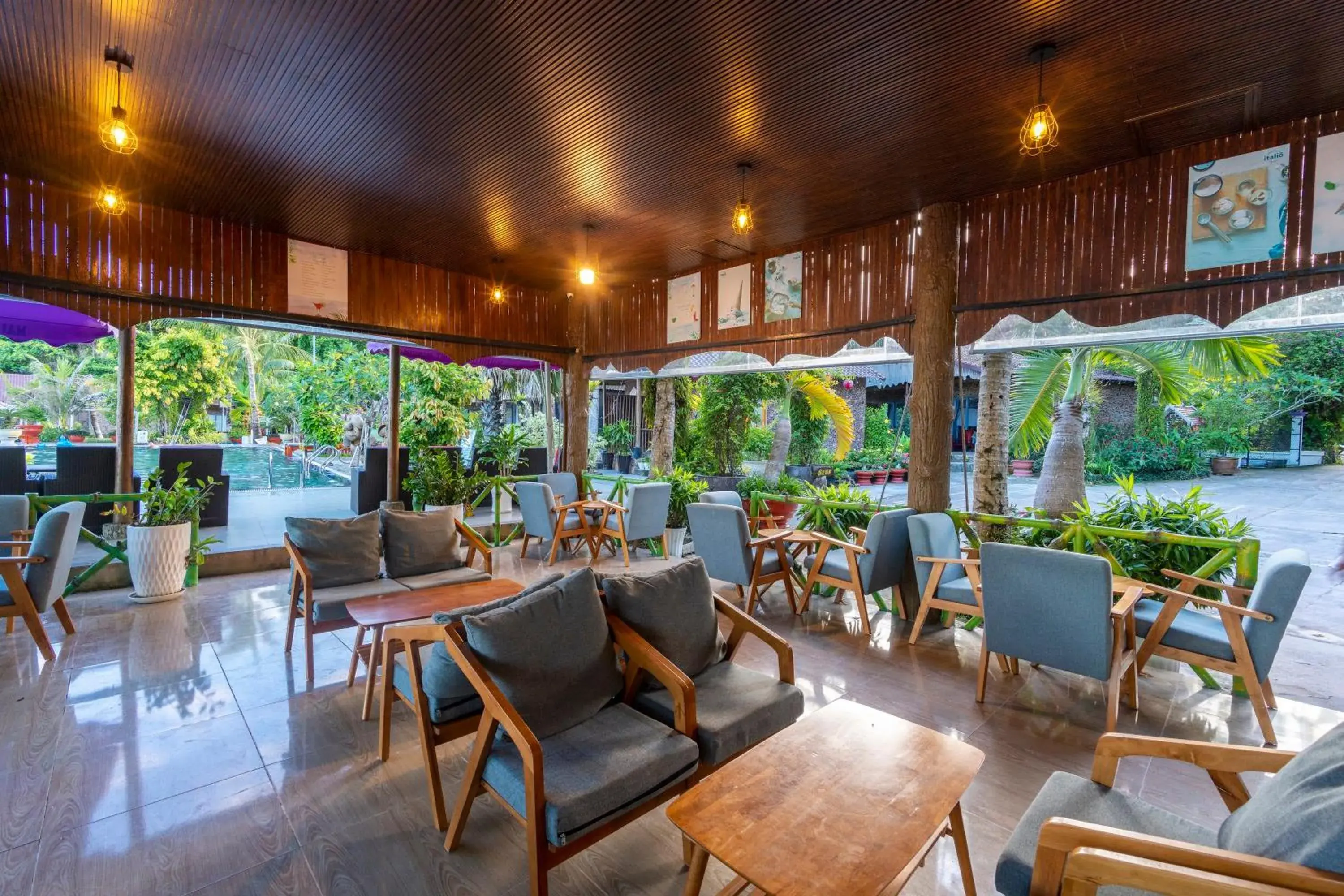 Lounge or bar in Mai Phuong Resort Phu Quoc