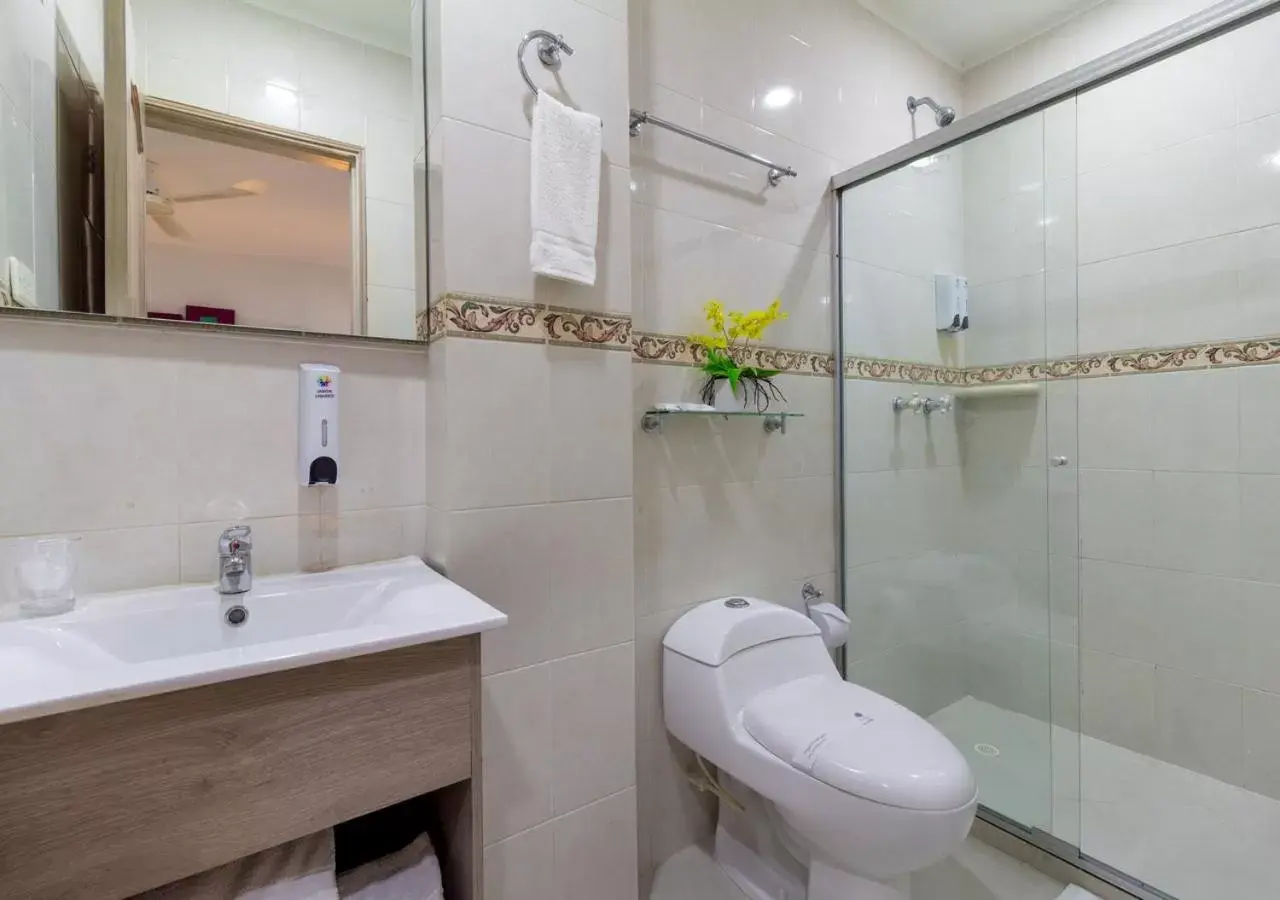 Bathroom in Hotel Costa Bonita