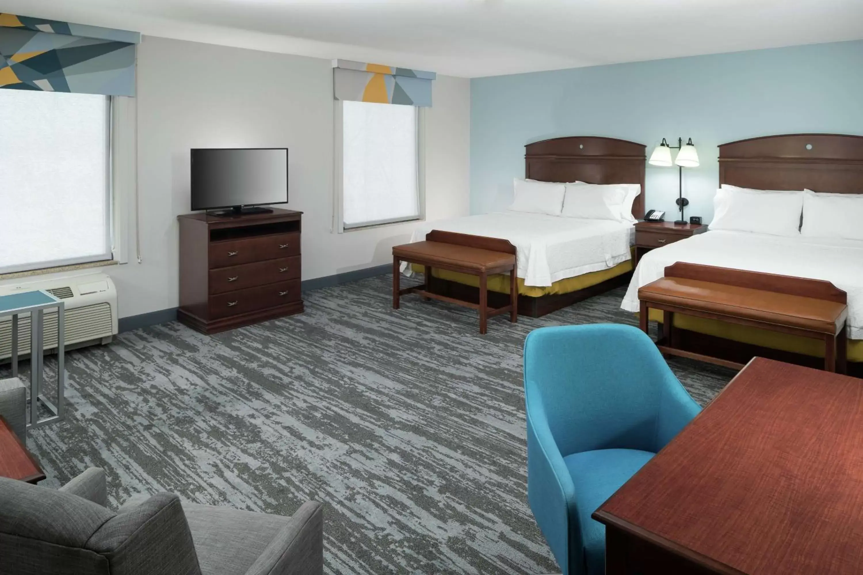 Bedroom in Hampton Inn & Suites Rochester-North