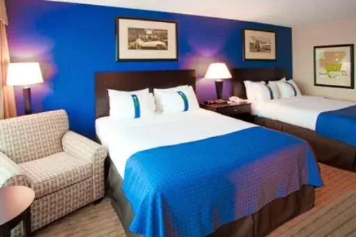 Bed in Holiday Inn Timonium, an IHG Hotel