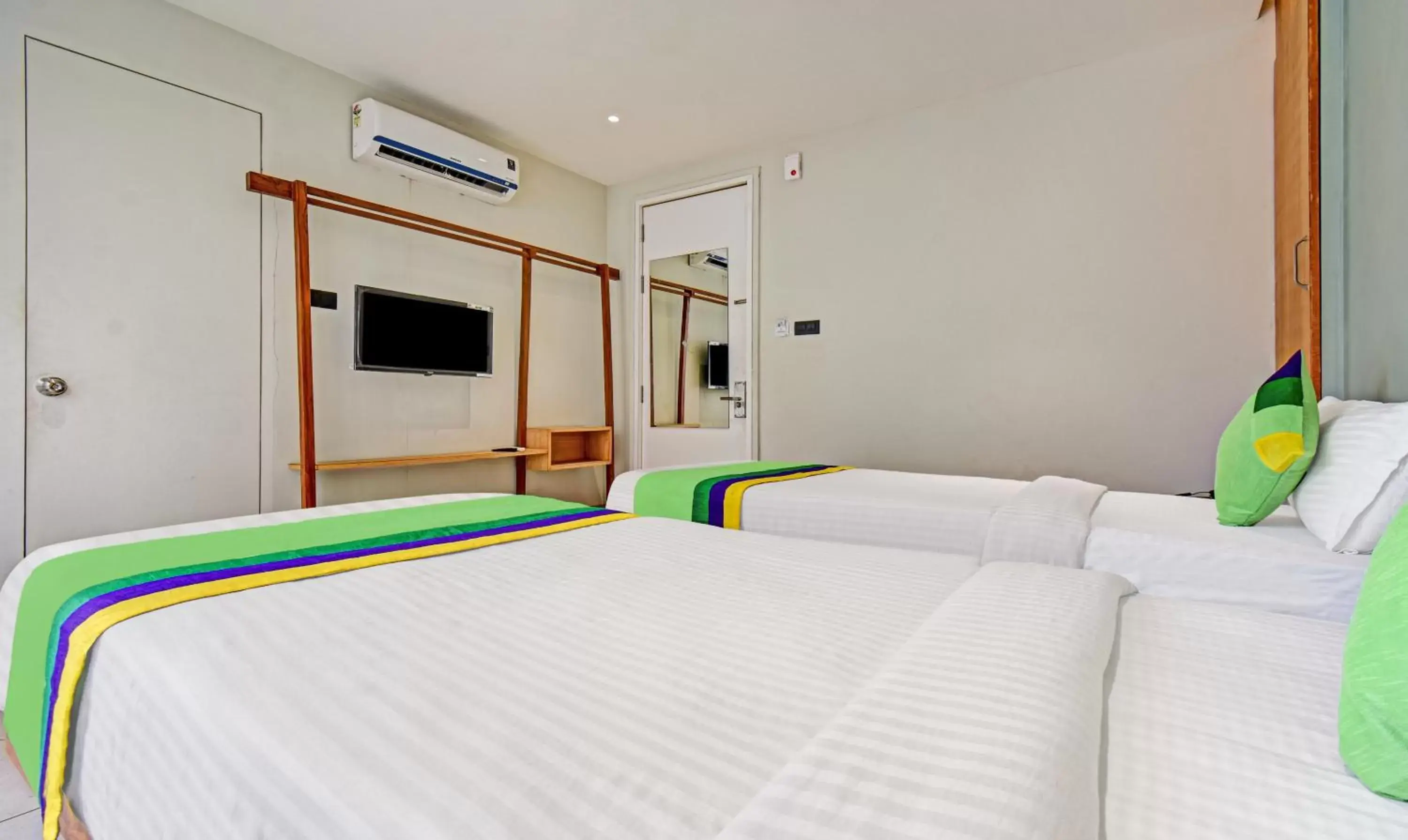 Bedroom, Bed in Treebo Aroma Executive Bedroom, Bed in Treebo Aroma Executive