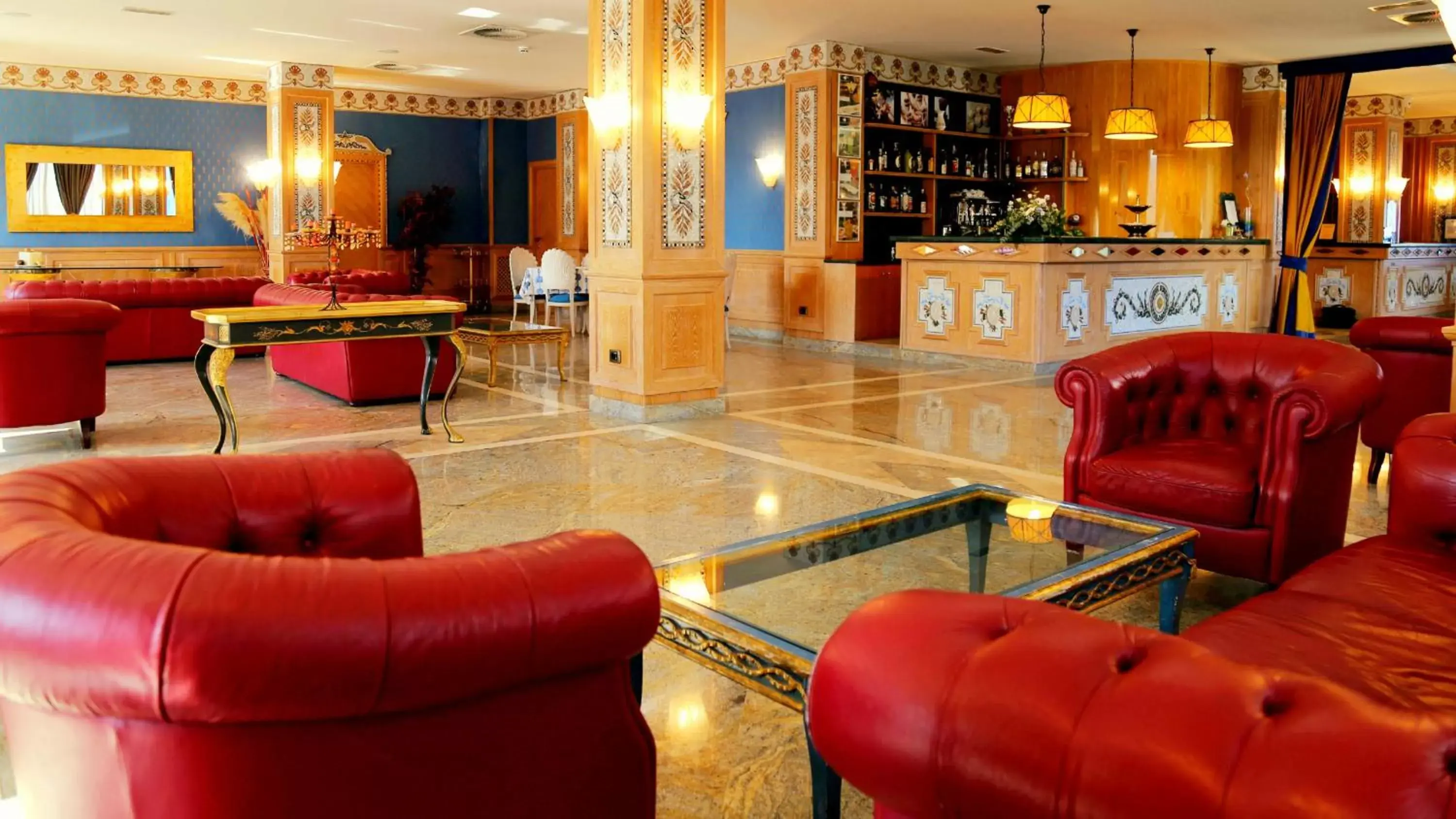 Lobby or reception, Lounge/Bar in Hotel Promenade